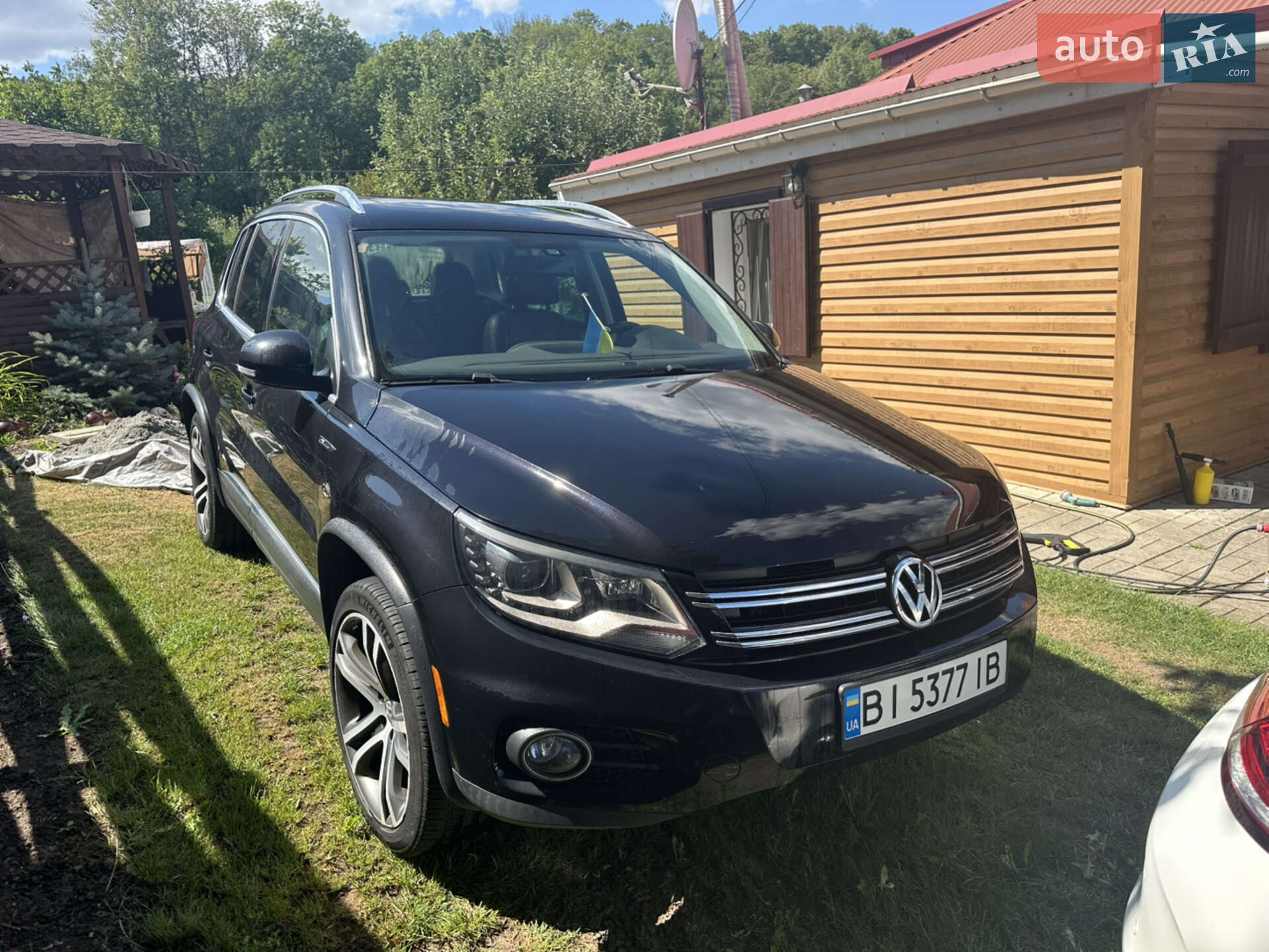 VOLKSWAGEN TIGUAN 2016