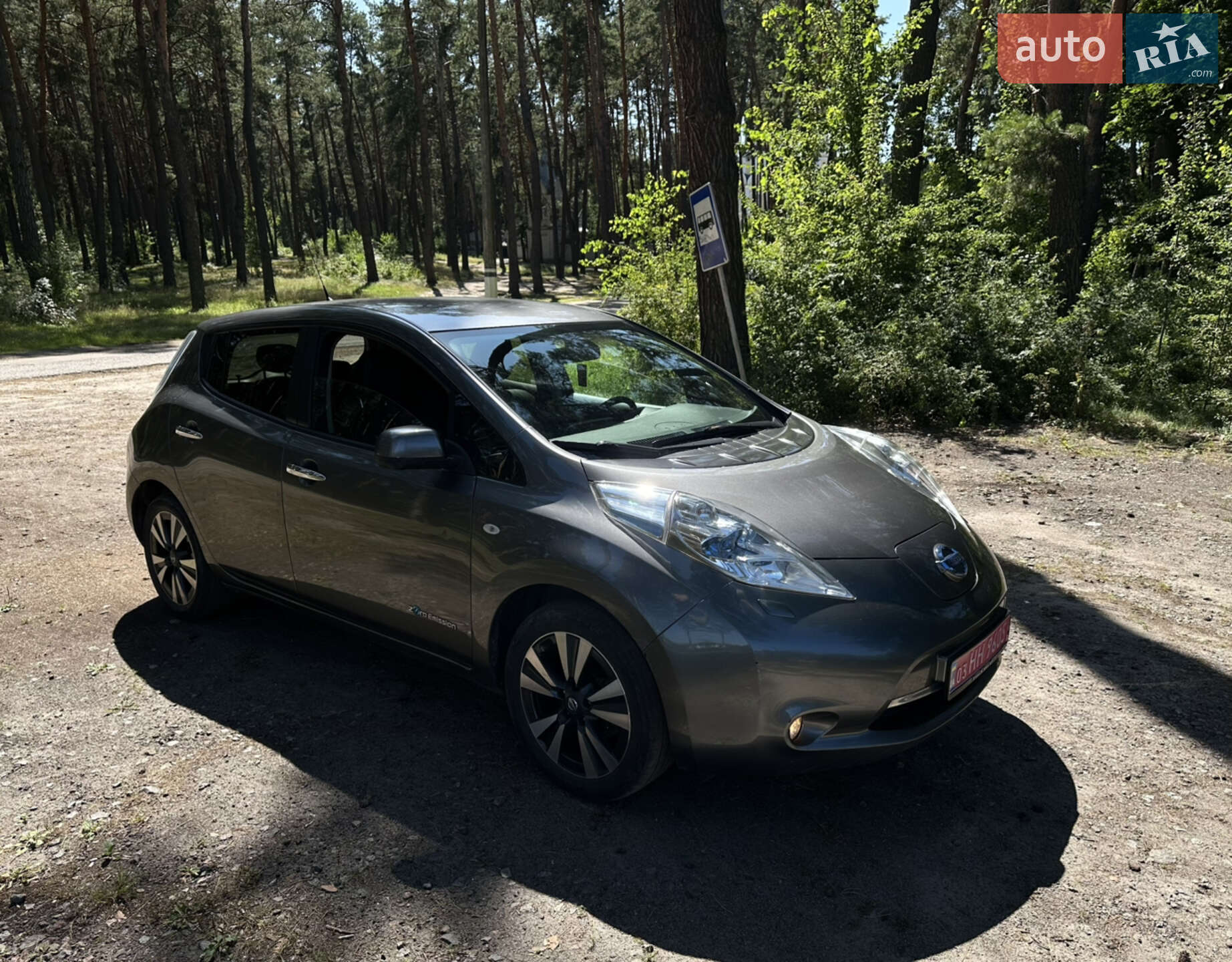 NISSAN LEAF 2017