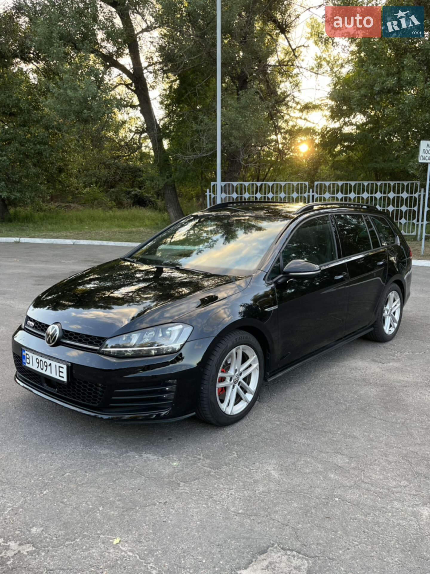 VOLKSWAGEN GOLF 2016