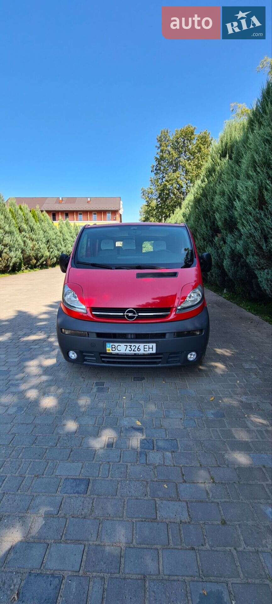 OPEL VIVARO 2004