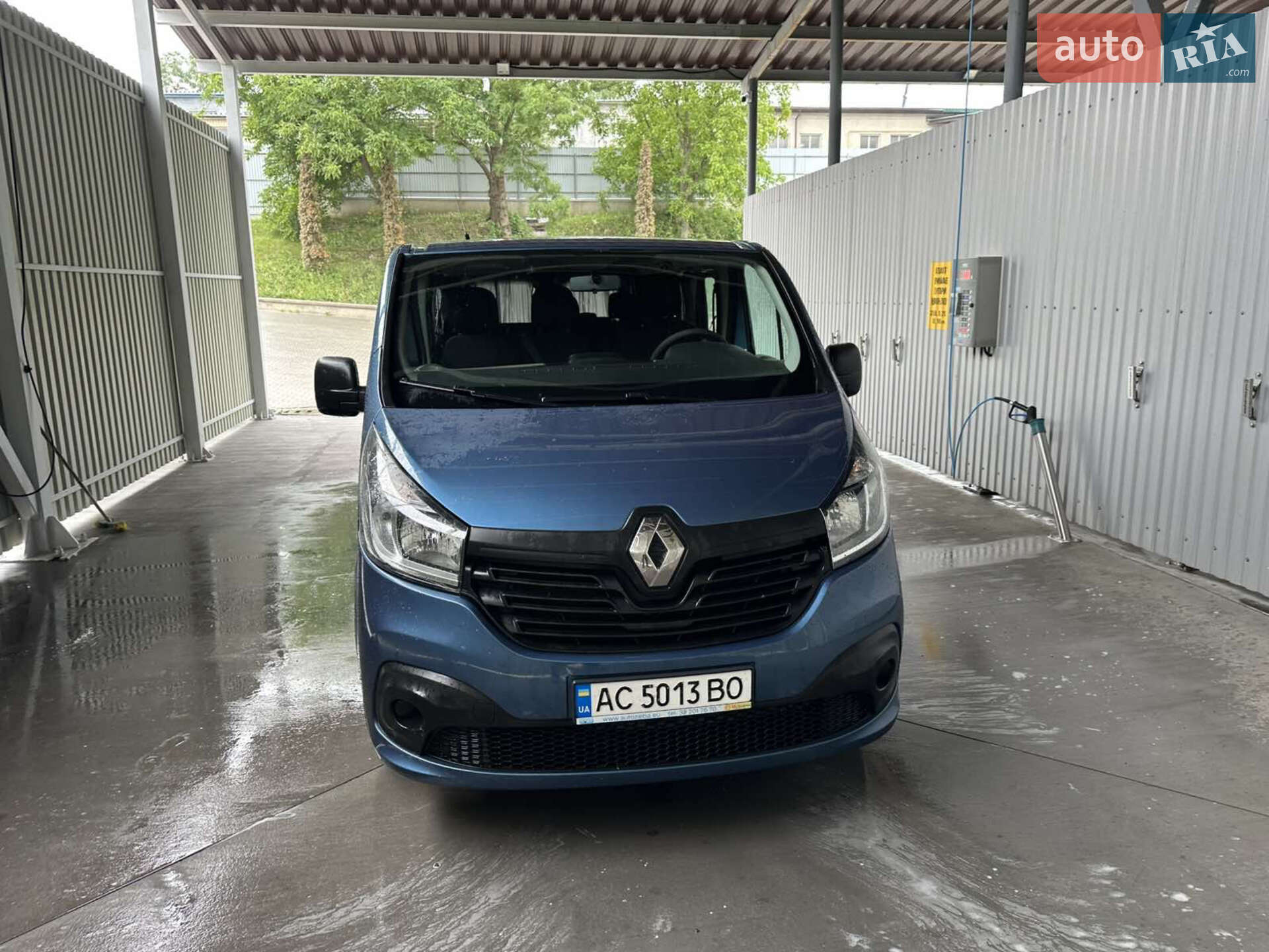 RENAULT TRAFIC 2015