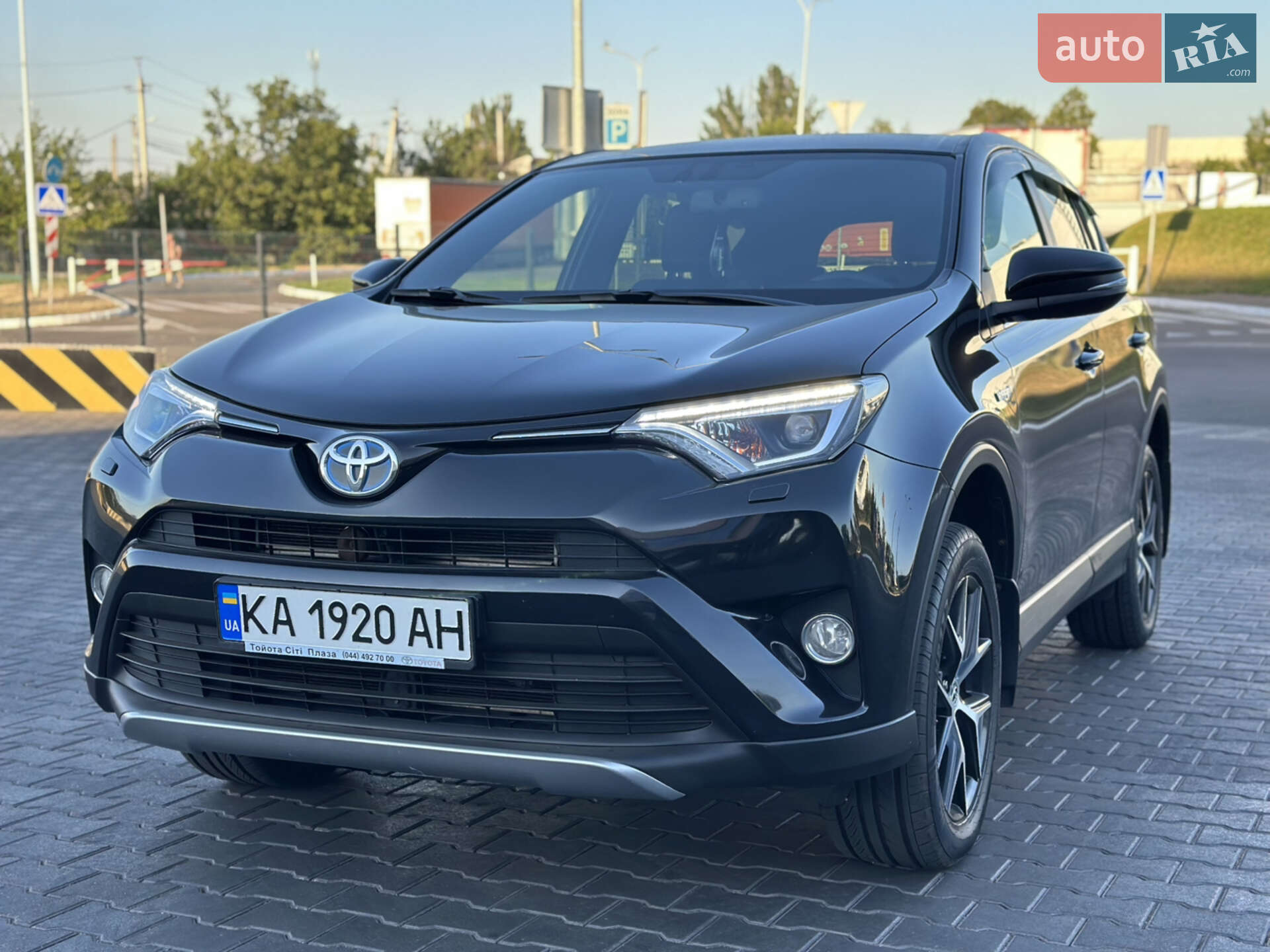 TOYOTA RAV-4 HYBRID 2017