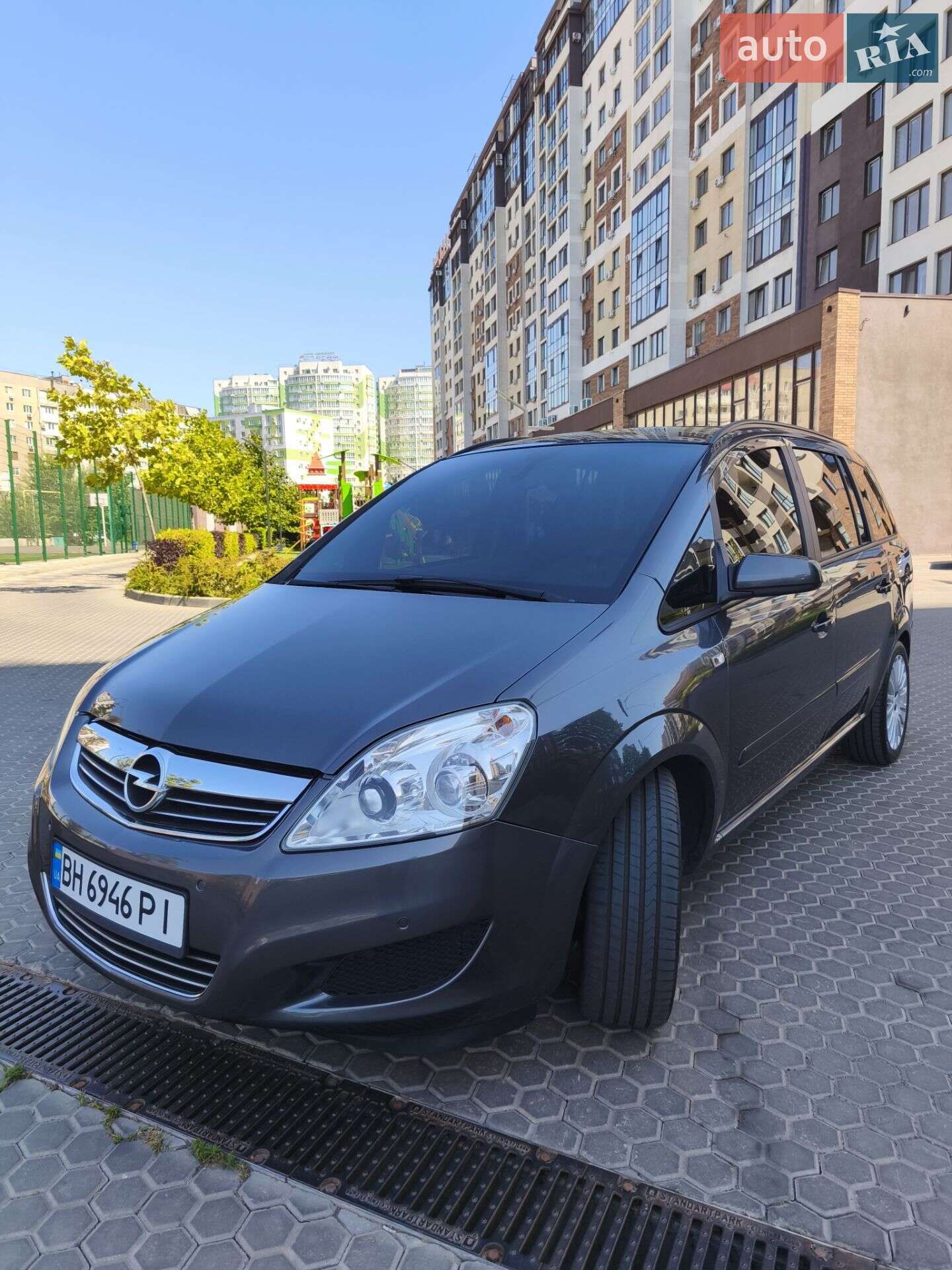 Головне фото звіту автомобіля OPEL ZAFIRA 2009