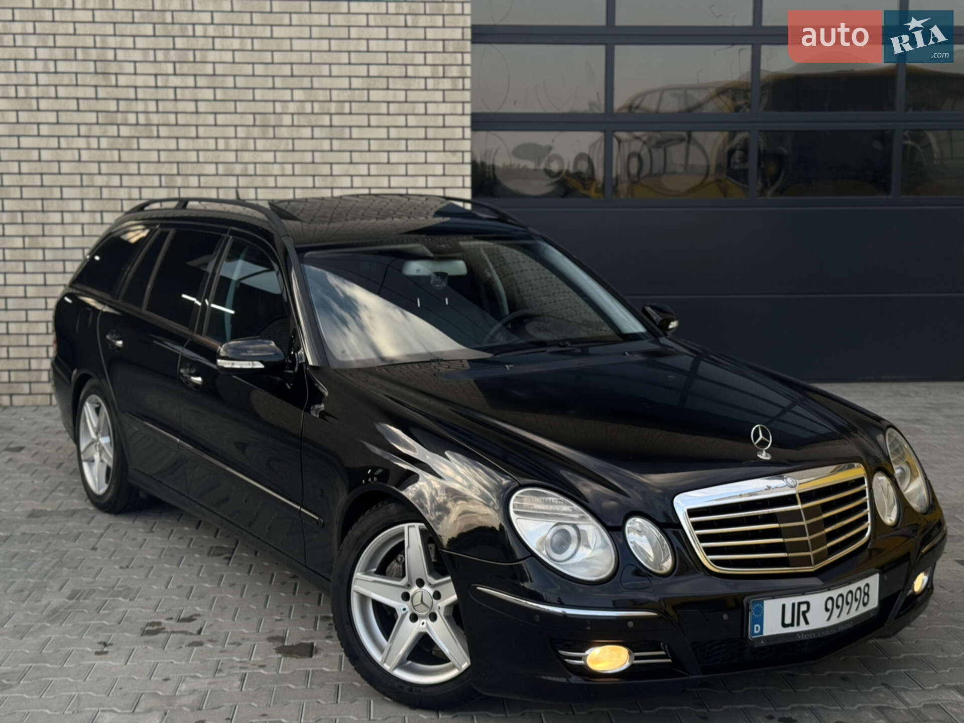 MERCEDES-BENZ E 320 2006
