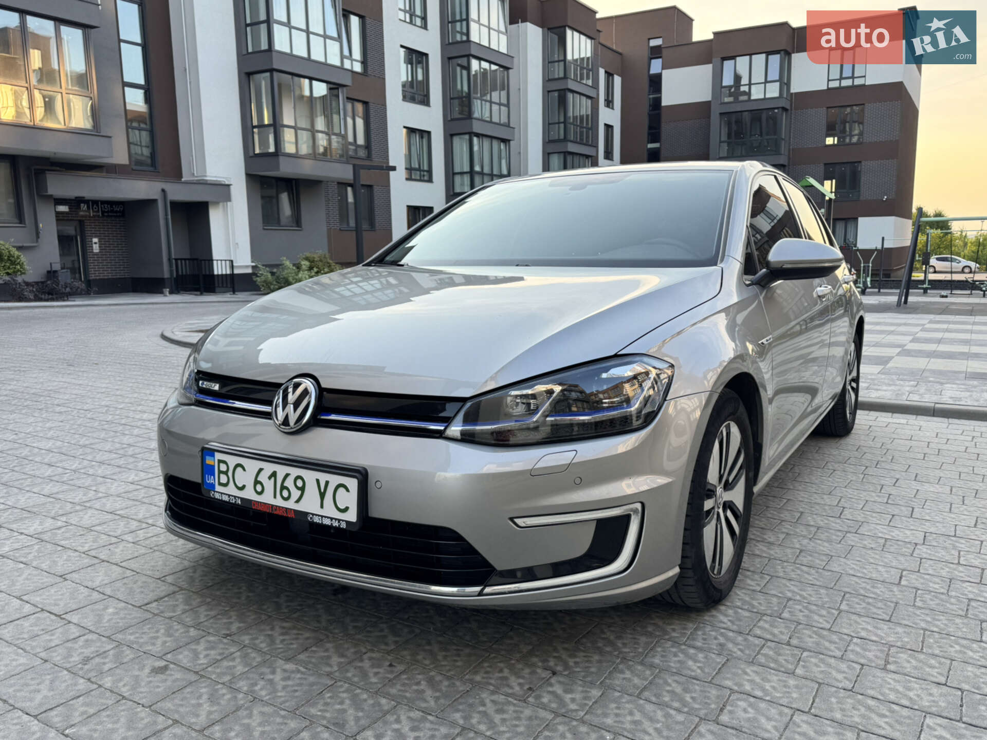 VOLKSWAGEN E-GOLF 2017