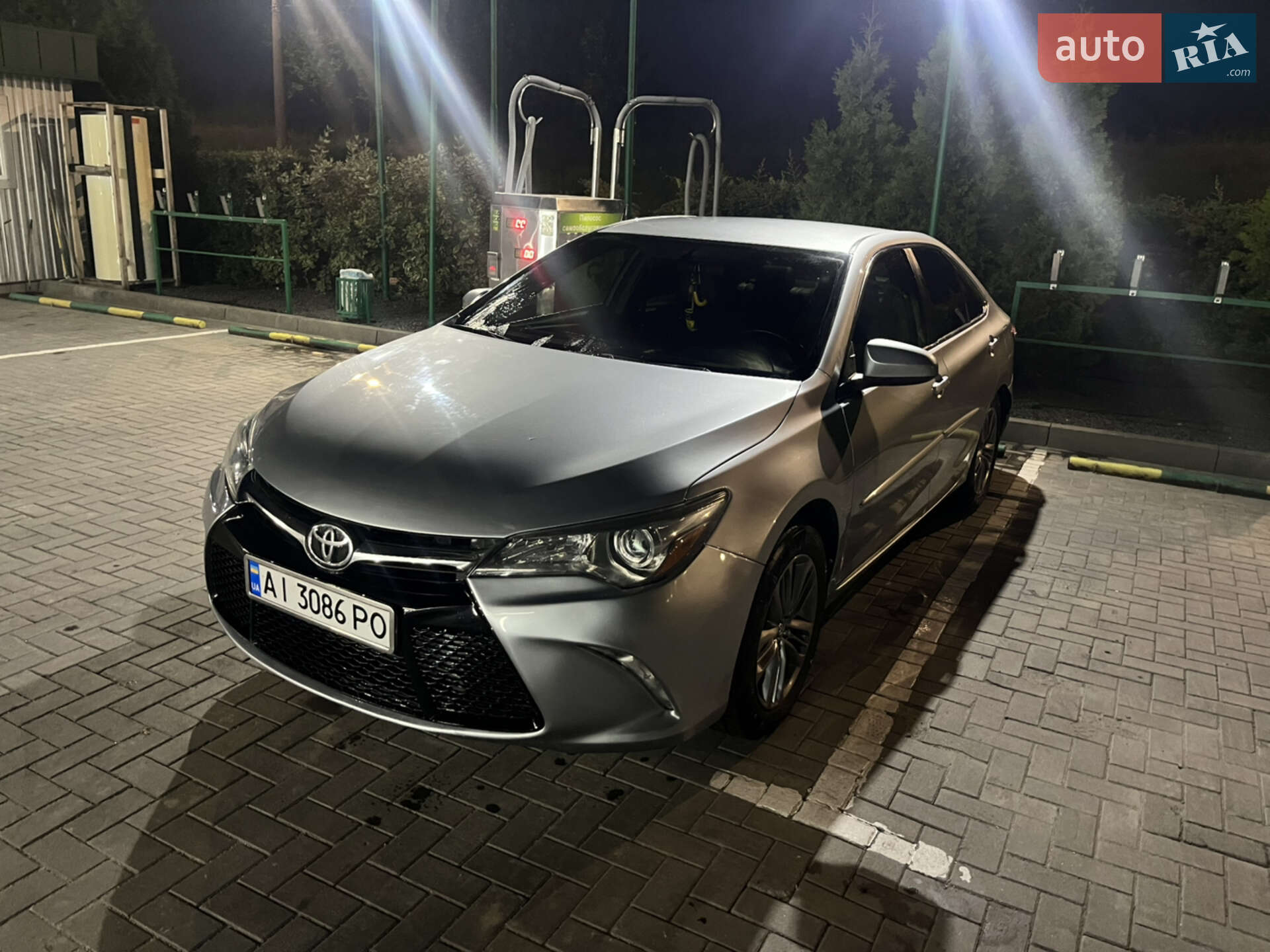 TOYOTA CAMRY