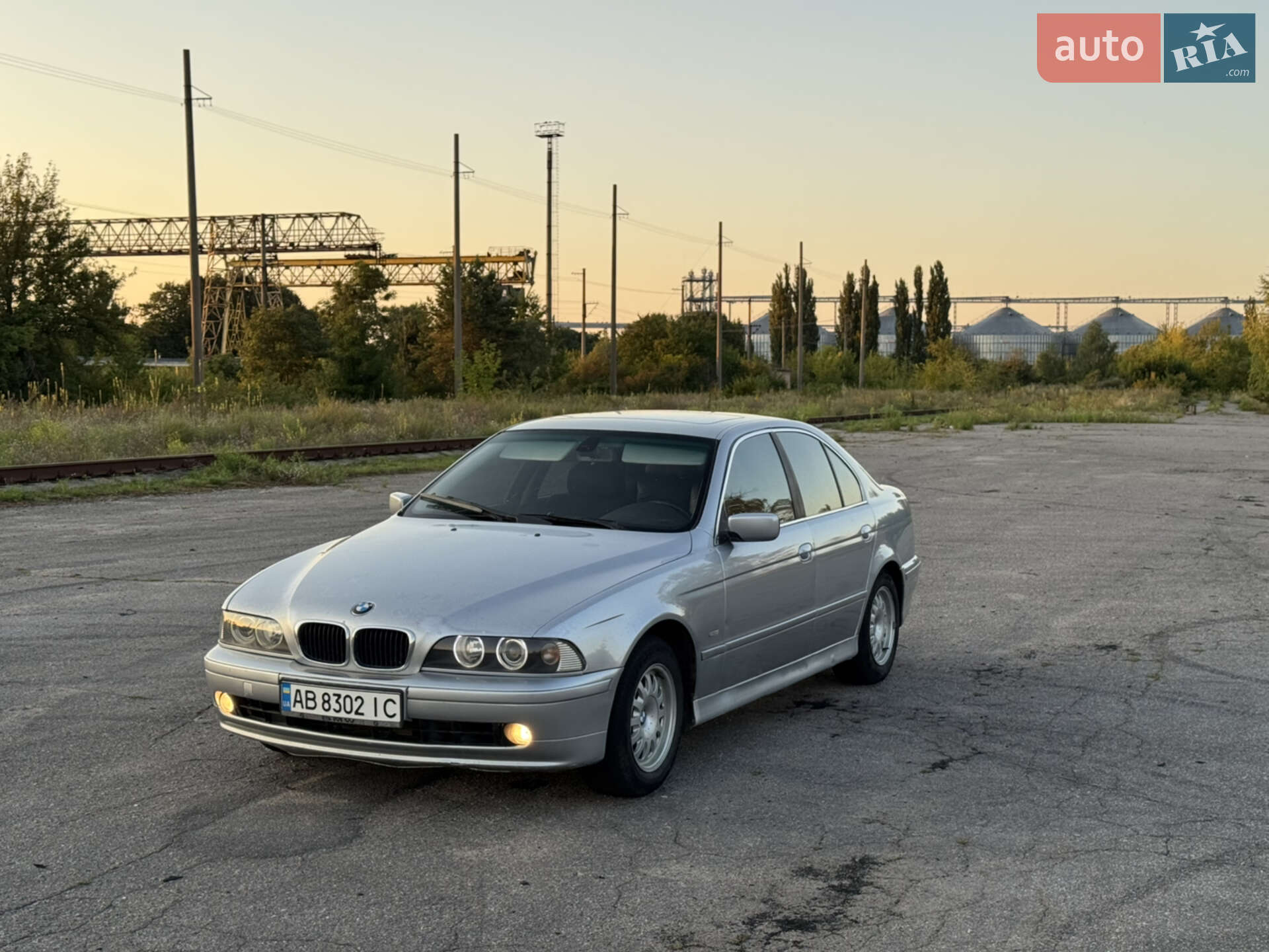 Головне фото звіту автомобіля BMW 523I 1997