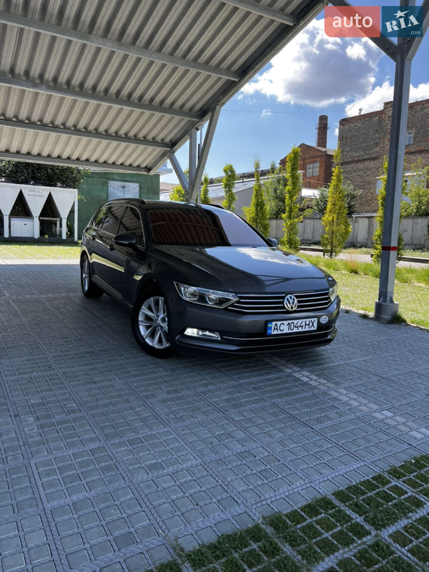 VOLKSWAGEN PASSAT 2016