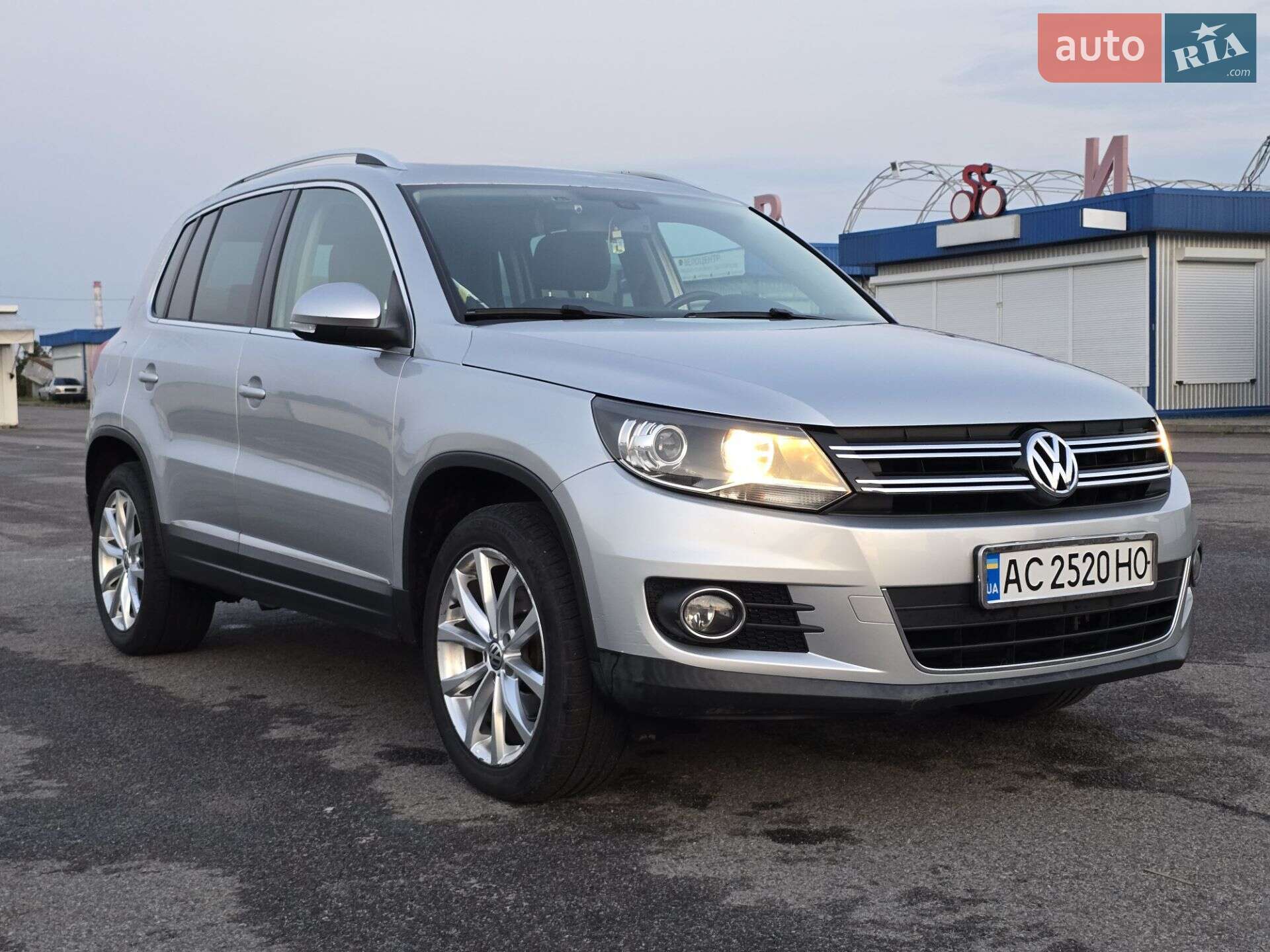 VOLKSWAGEN TIGUAN 2012