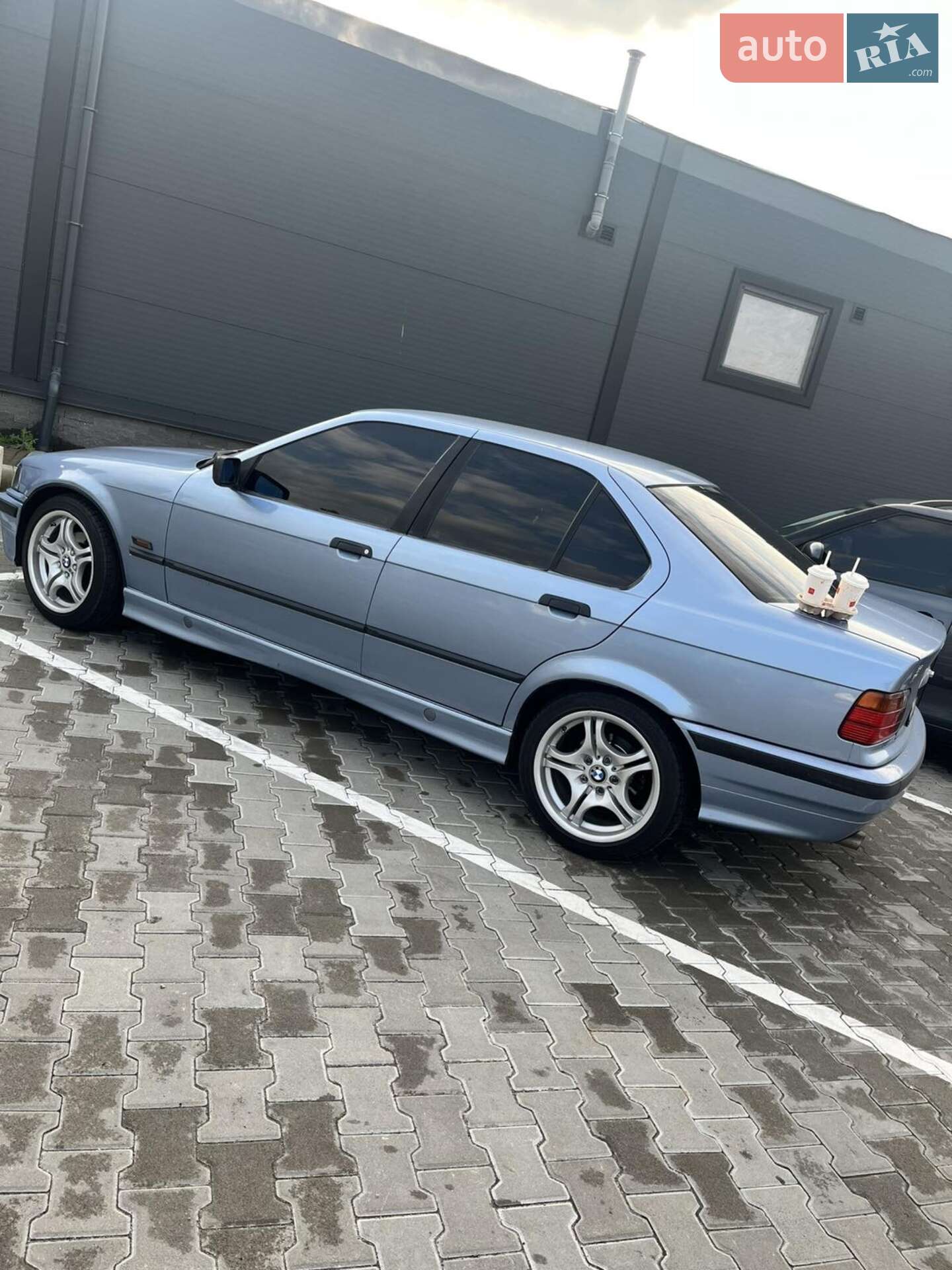 BMW 320I 1995