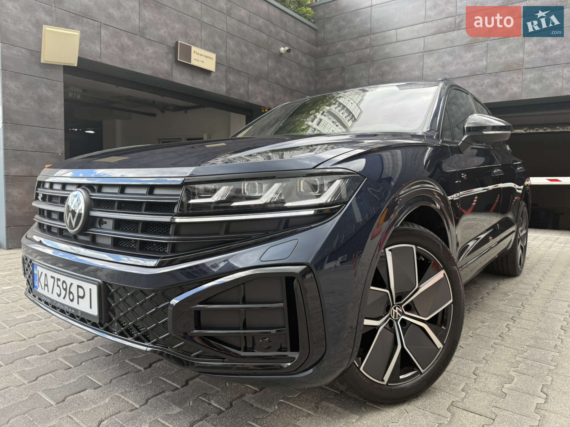 VOLKSWAGEN TOUAREG