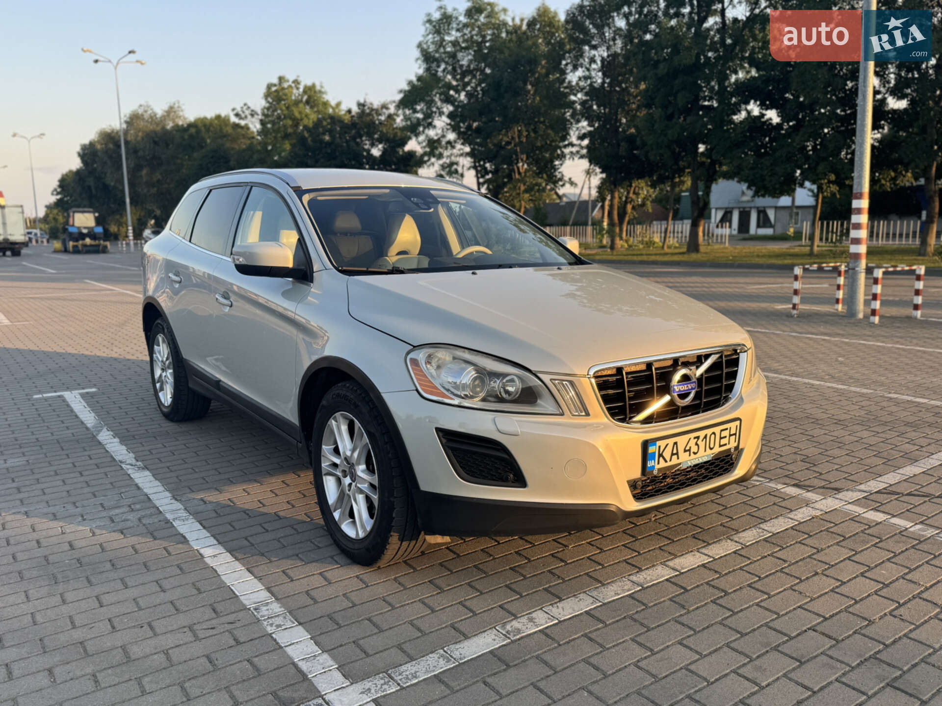 Головне фото звіту автомобіля VOLVO XC60 2010
