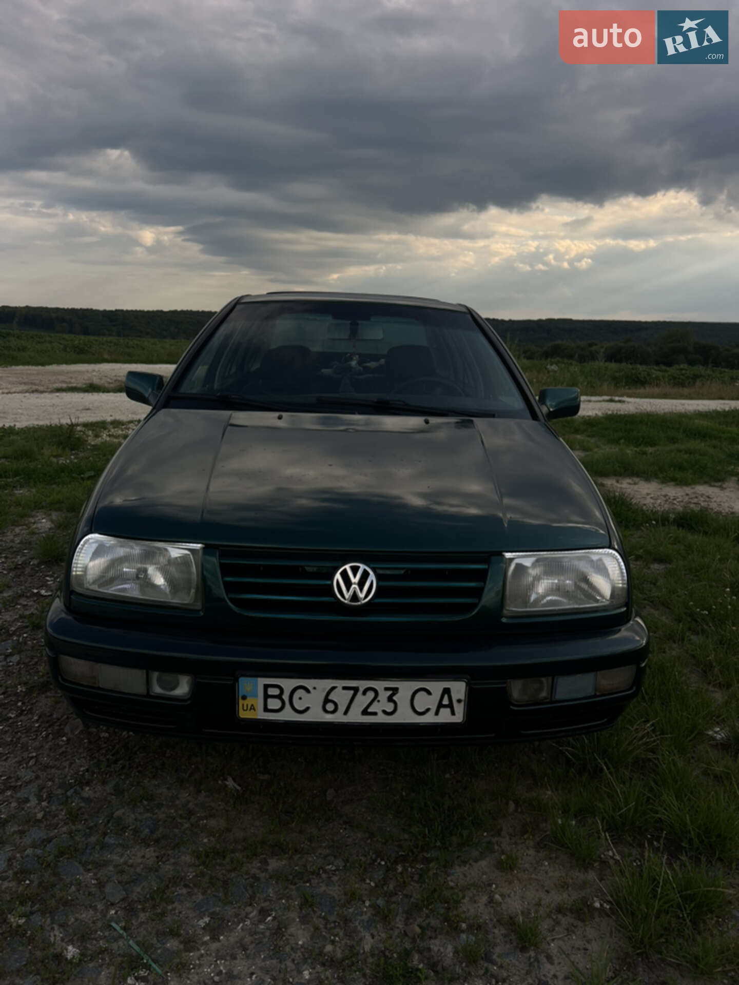Головне фото звіту автомобіля VOLKSWAGEN VENTO 1996