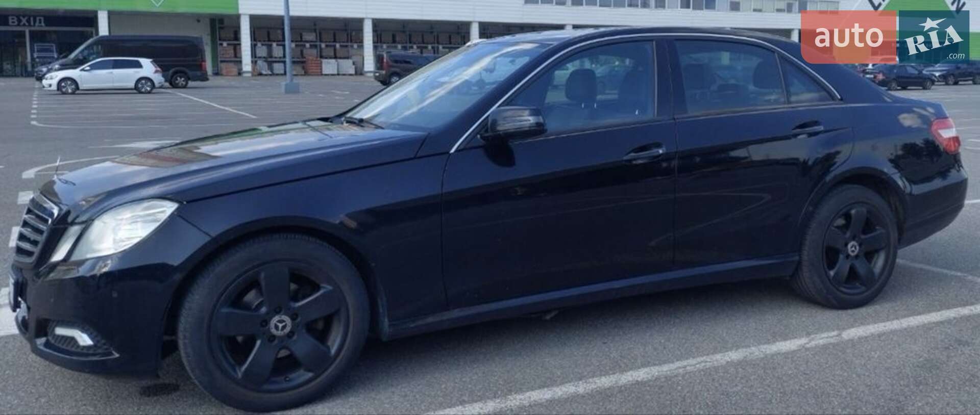 Головне фото звіту автомобіля MERCEDES-BENZ E 200 2012