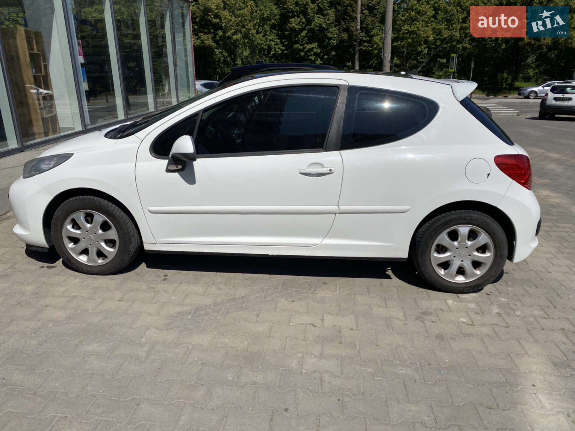 PEUGEOT 207 2009