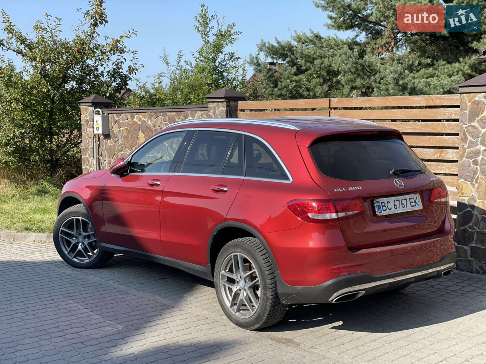MERCEDES-BENZ GLC 300 2016