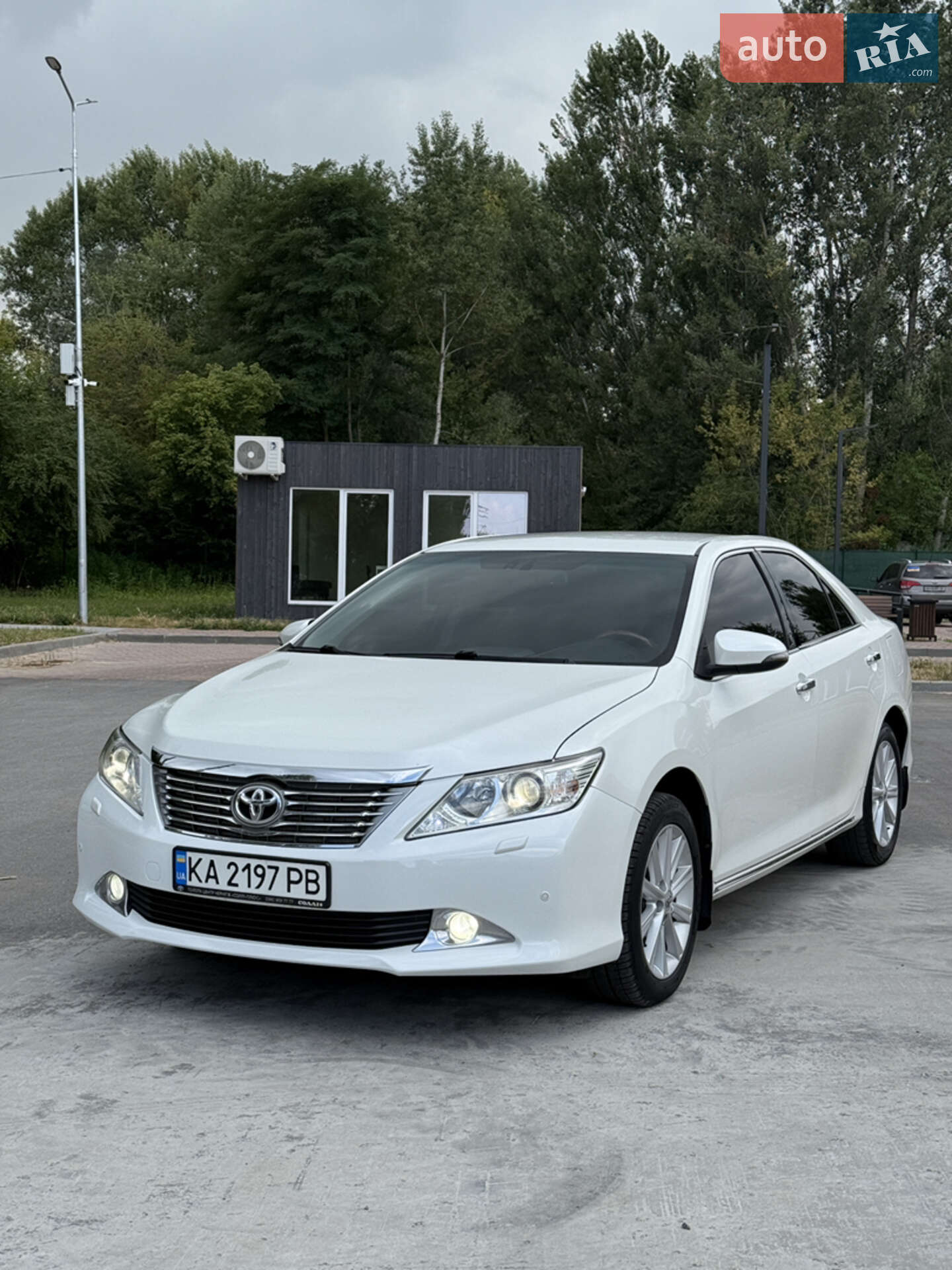 TOYOTA CAMRY
