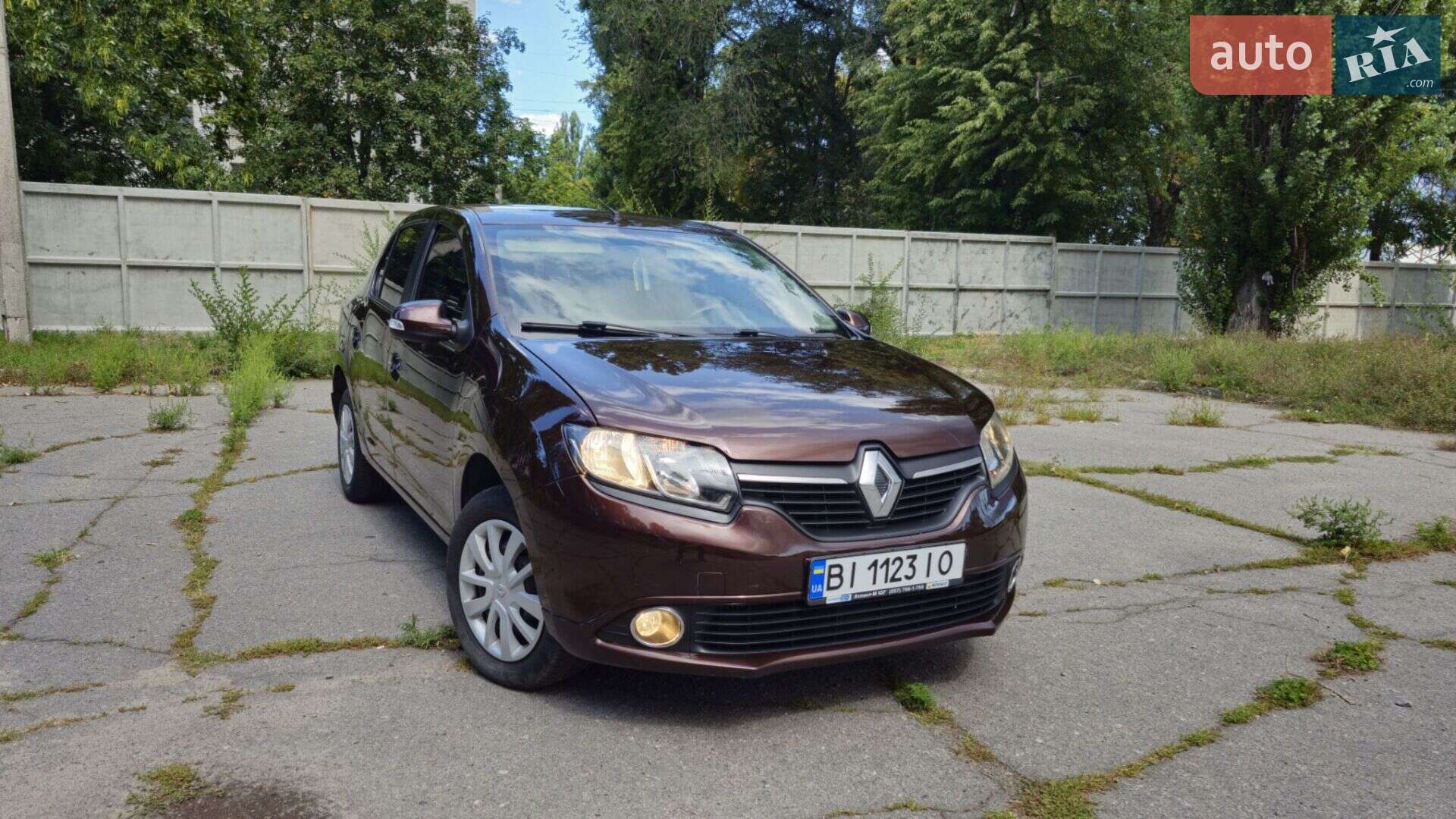 RENAULT LOGAN 2016