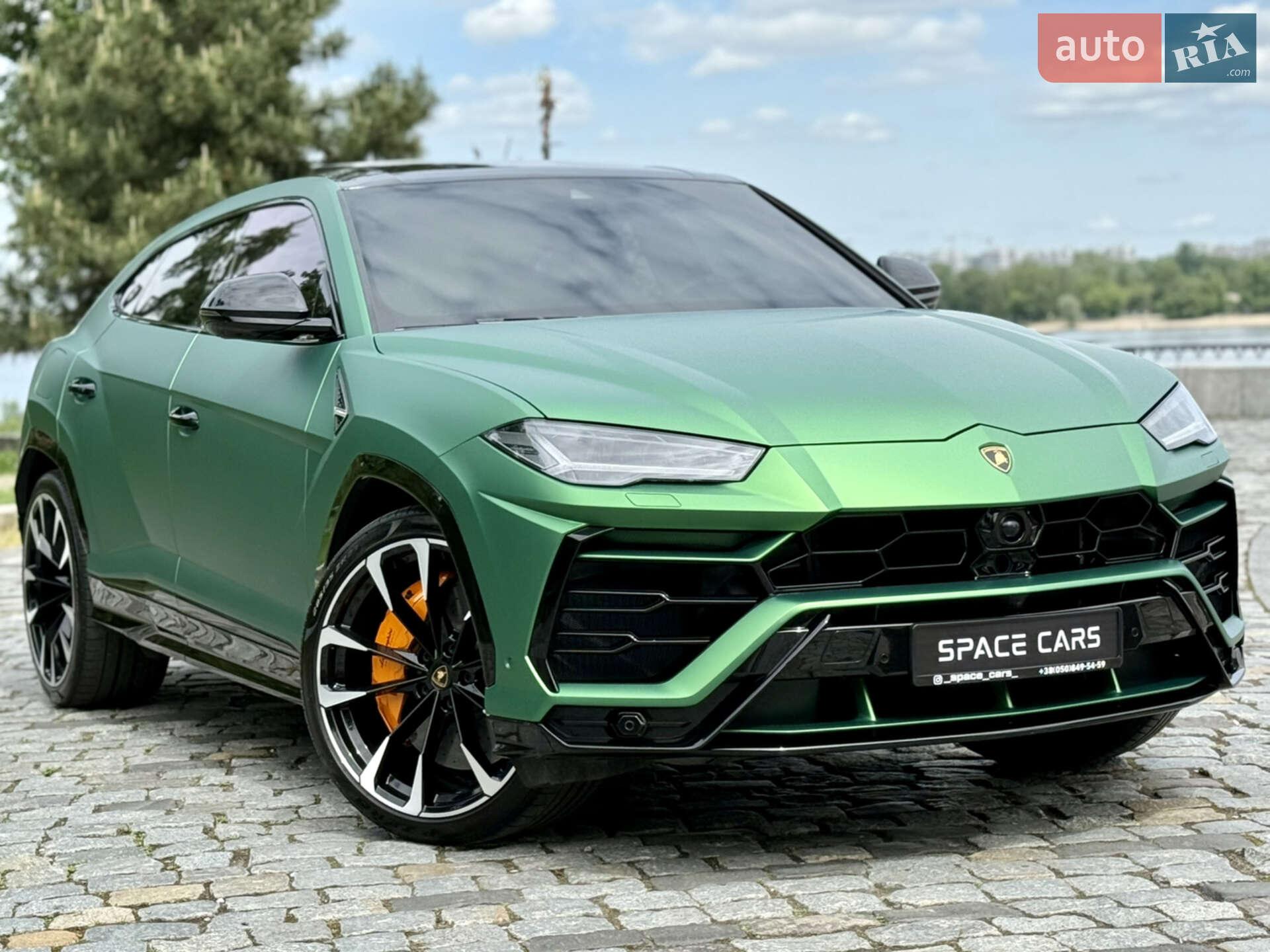 LAMBORGHINI URUS SUV 2020
