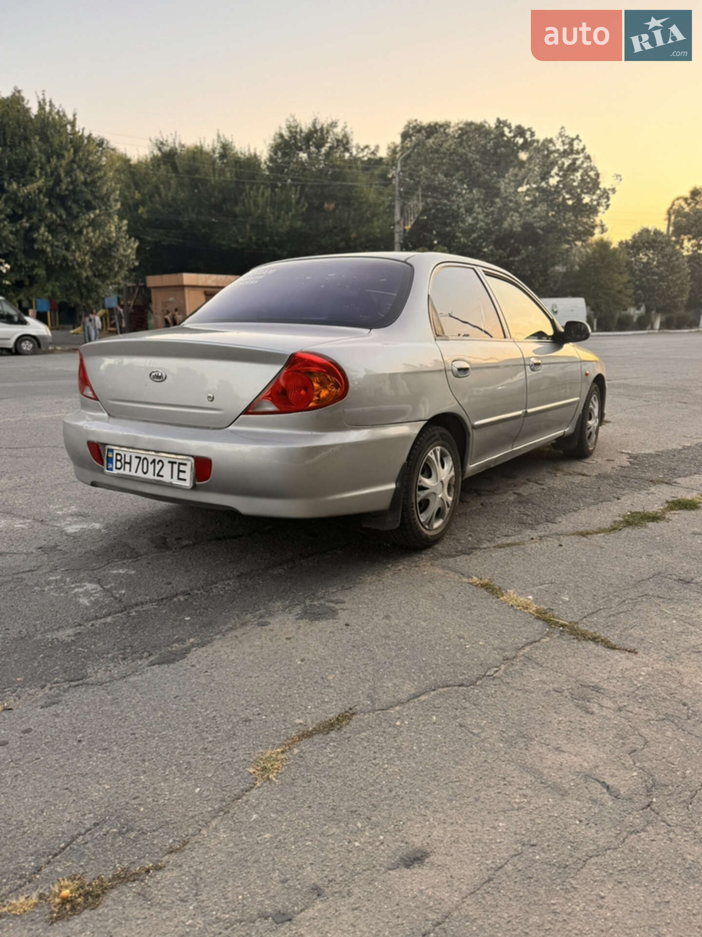 KIA SEPHIA 2004