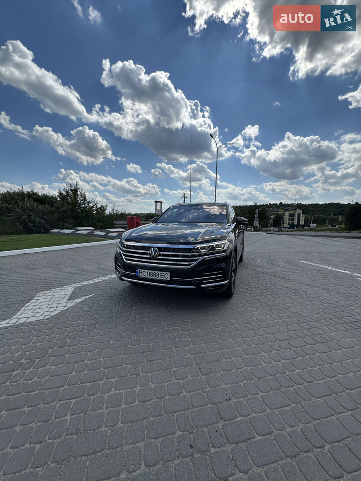 Головне фото звіту автомобіля VOLKSWAGEN TOUAREG 2023