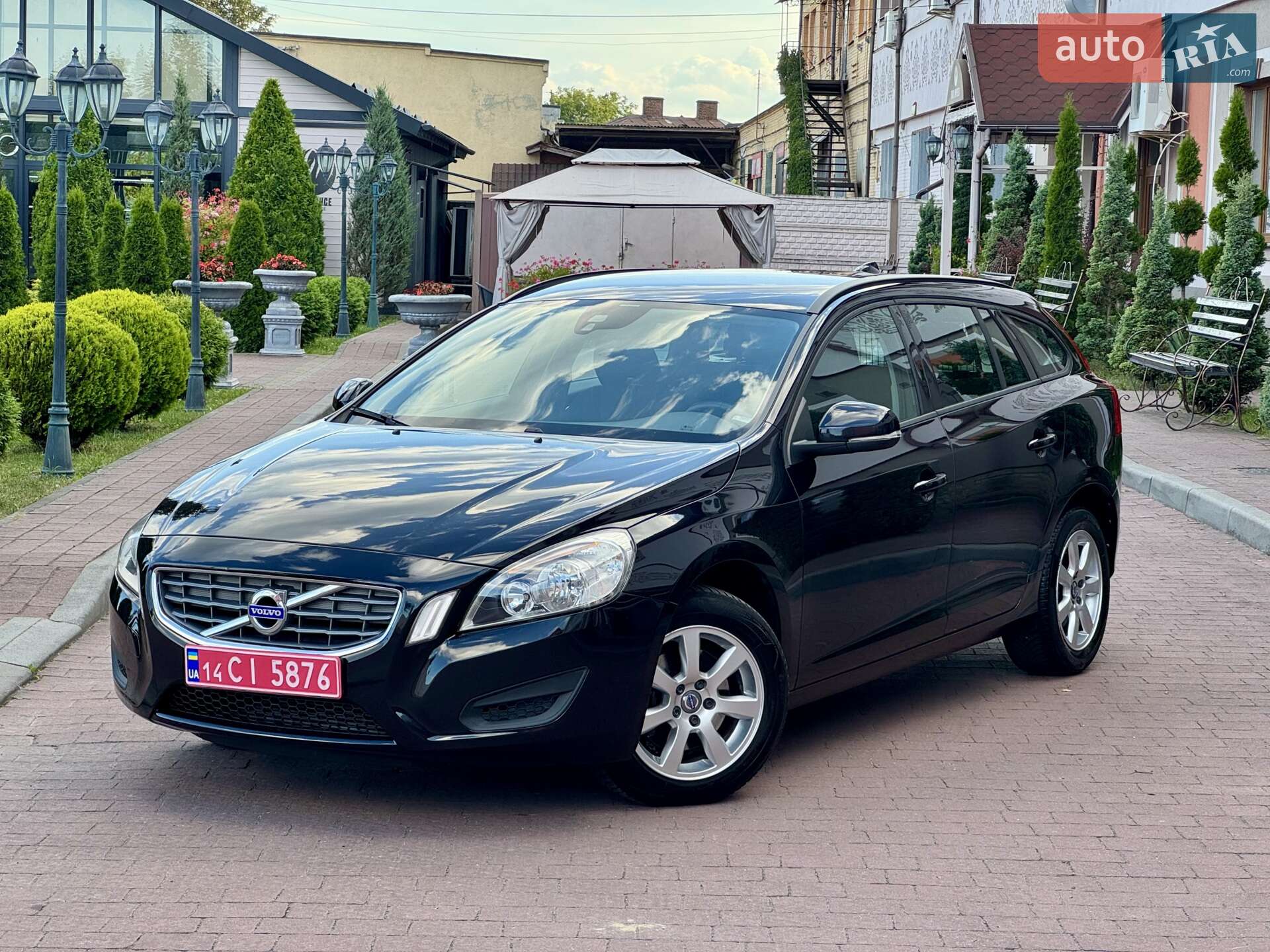 VOLVO V60 2012