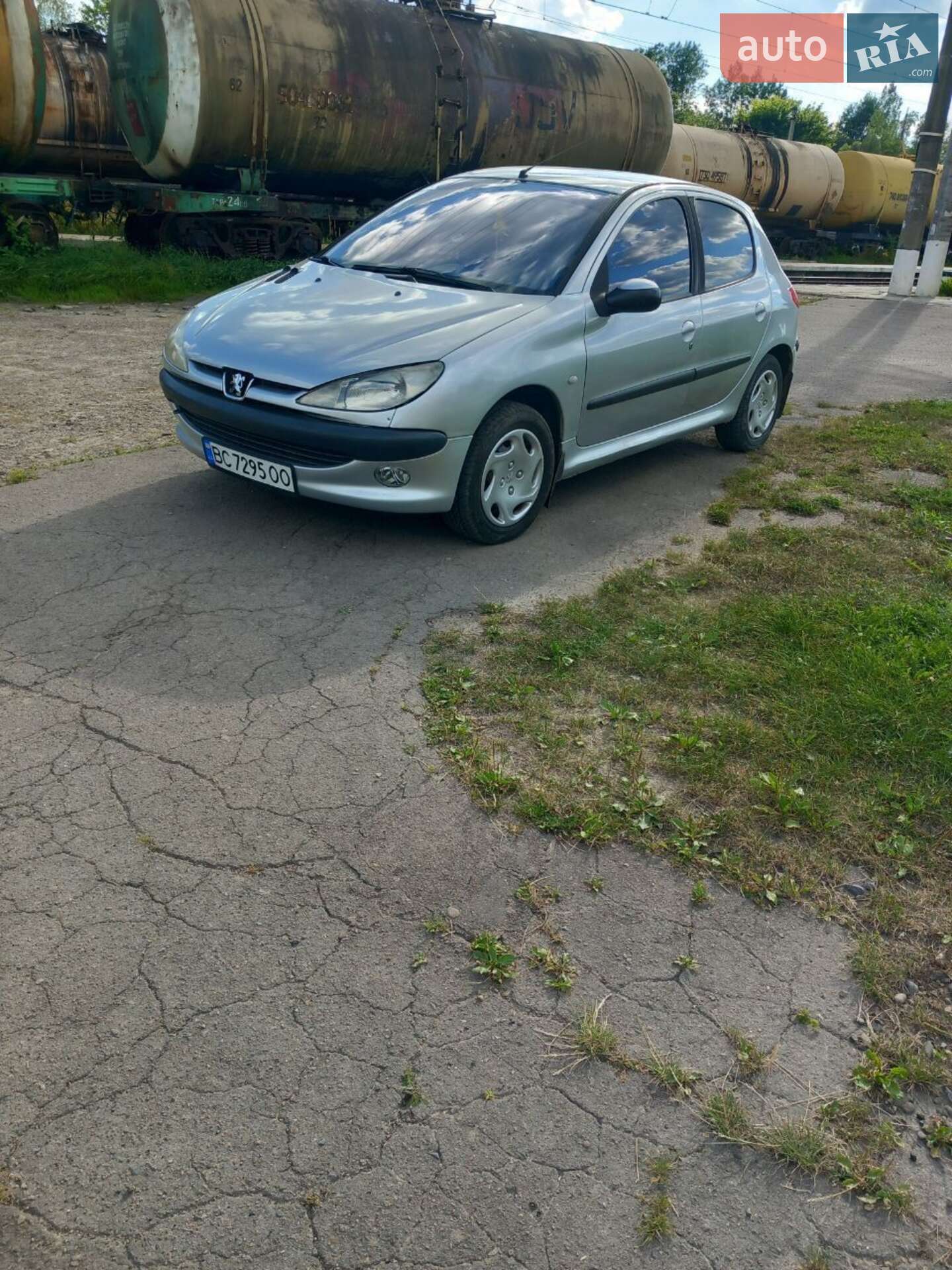Головне фото звіту автомобіля PEUGEOT 206 2002