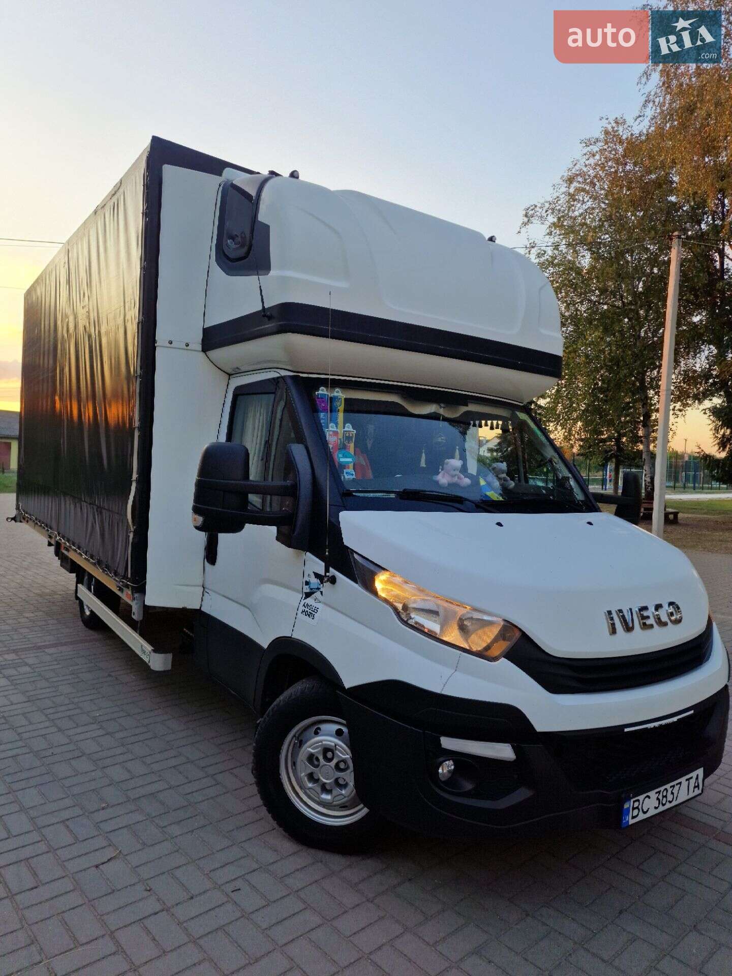 IVECO 35S18 2019