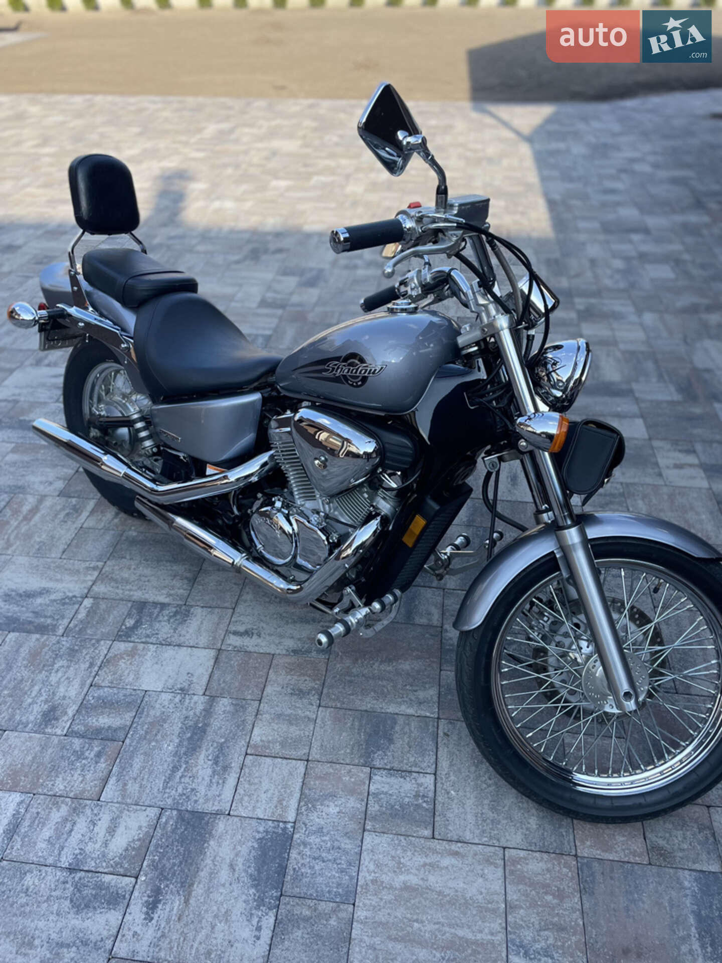 Головне фото звіту автомобіля HONDA VT 600CD 2004