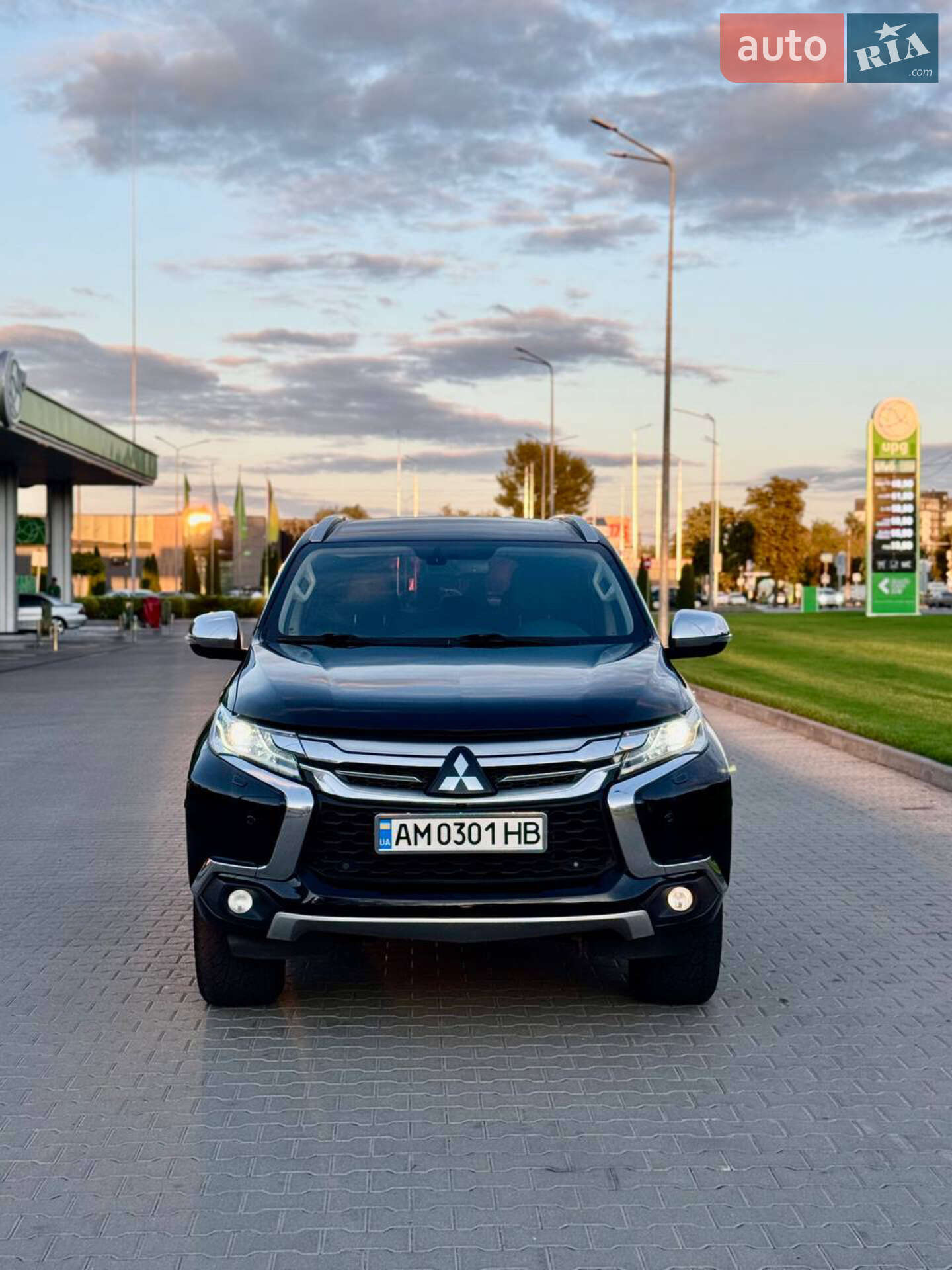 MITSUBISHI PAJERO SPORT 2017
