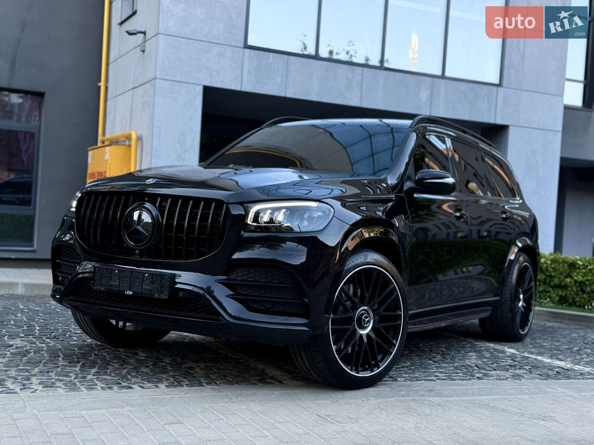 MERCEDES-BENZ GLS 400