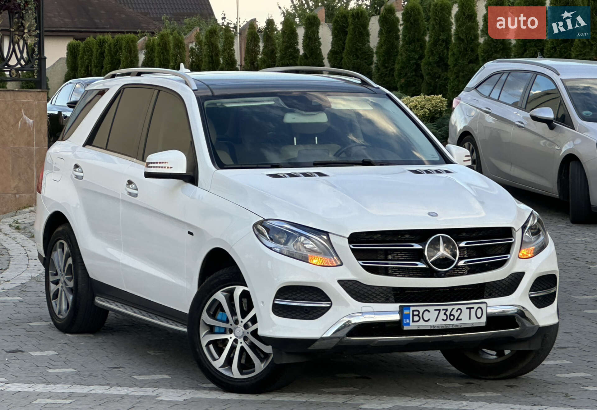 MERCEDES-BENZ GLE 550E 2016