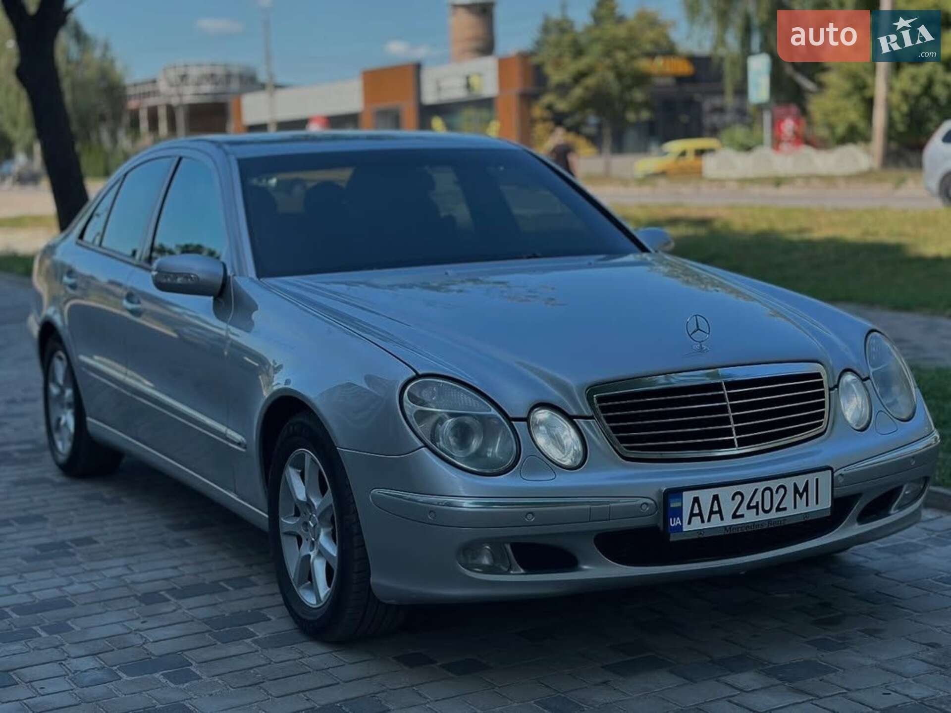 MERCEDES-BENZ E 320 2004