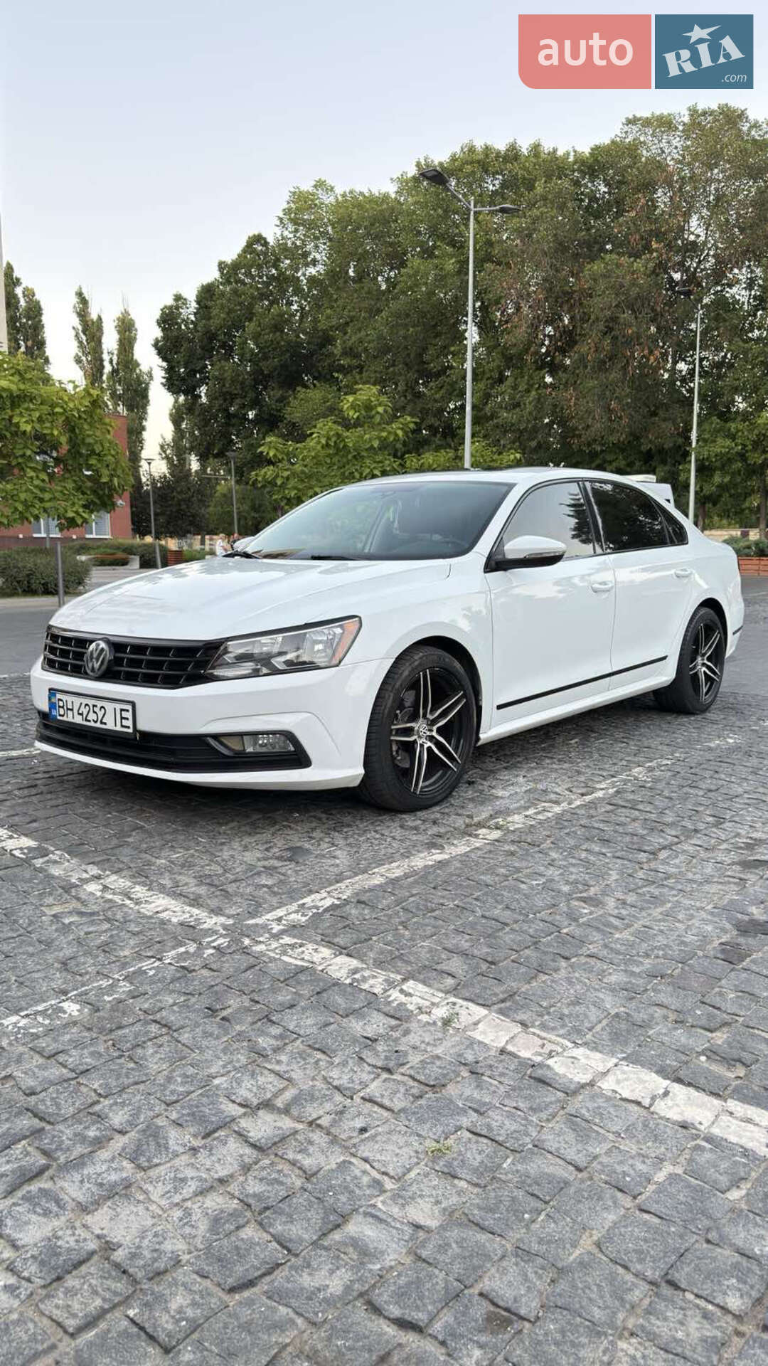 VOLKSWAGEN PASSAT 2016