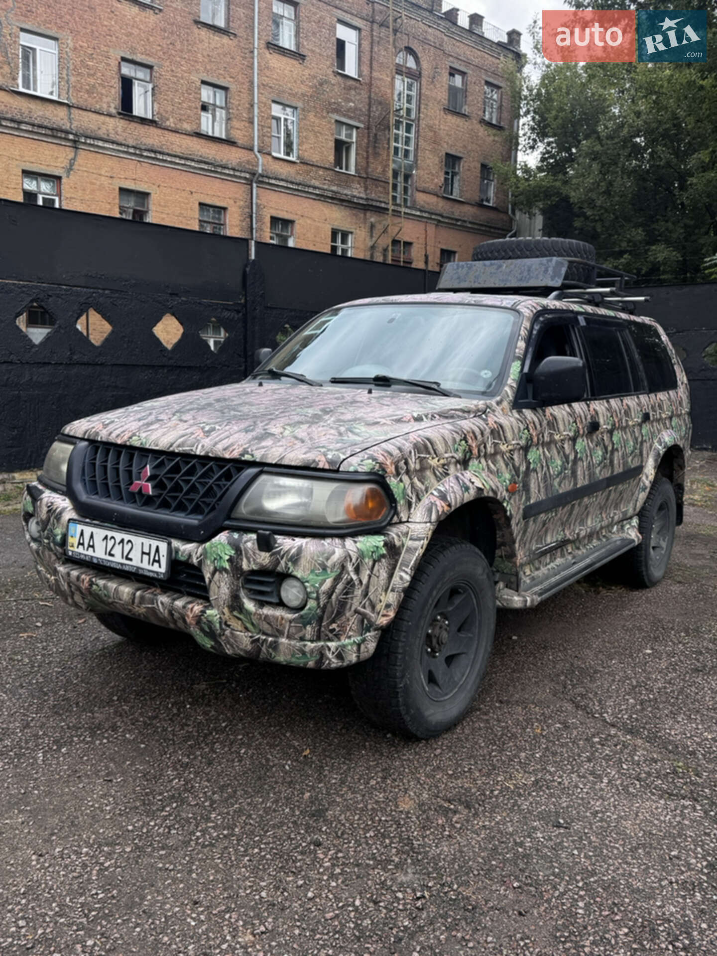 MITSUBISHI PAJERO 2002