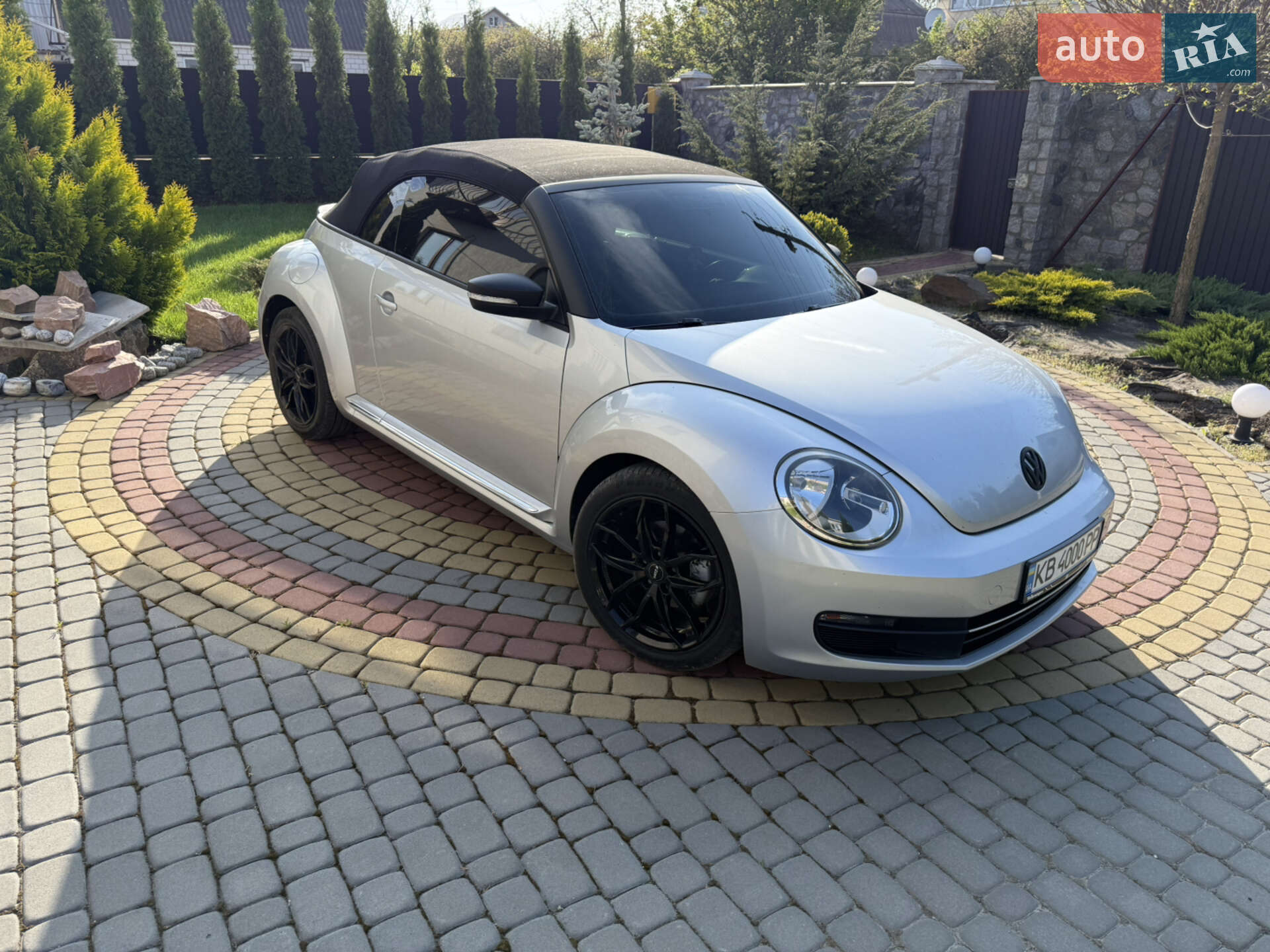 VOLKSWAGEN BEETLE 2014