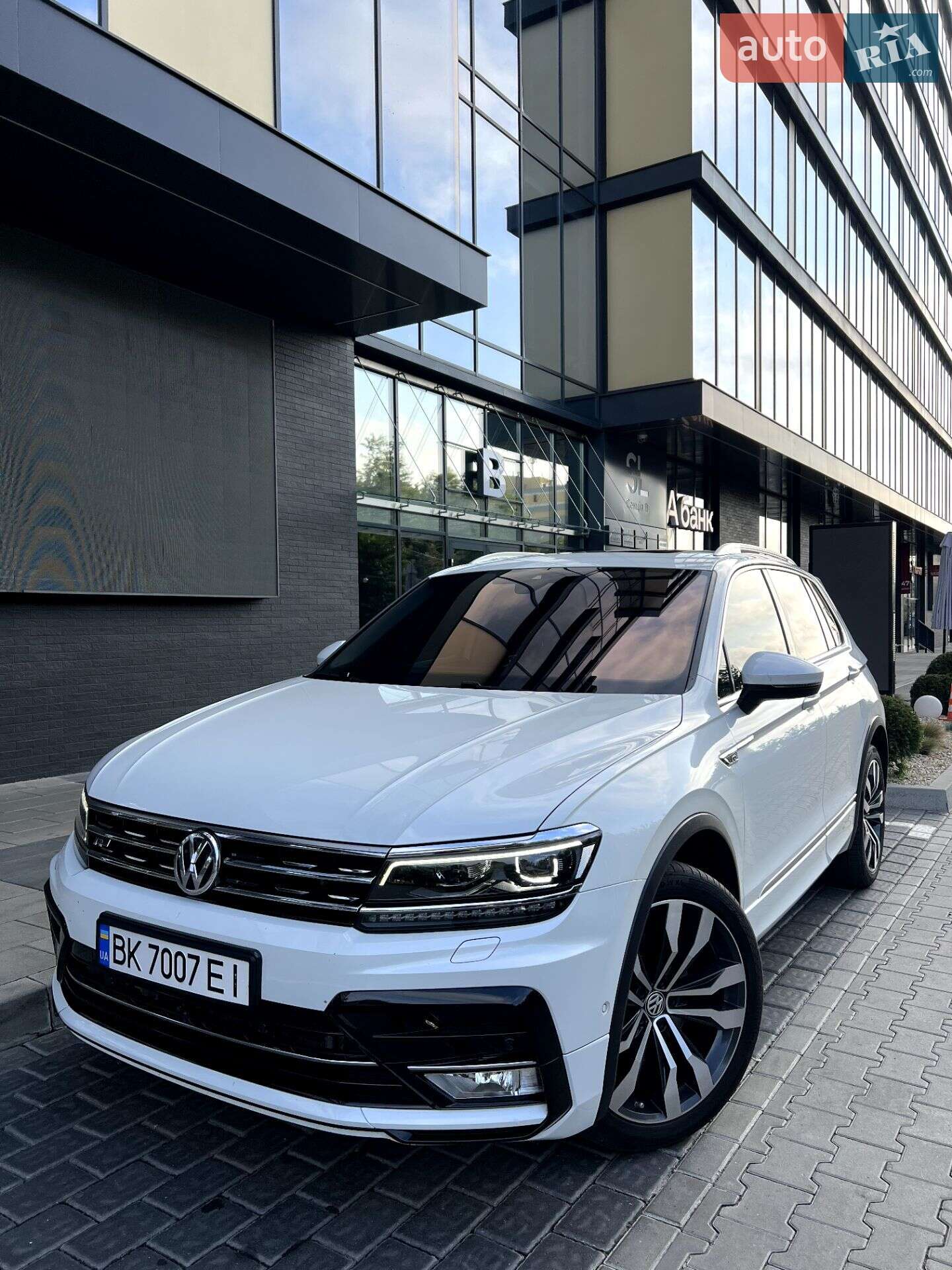 VOLKSWAGEN TIGUAN 2017
