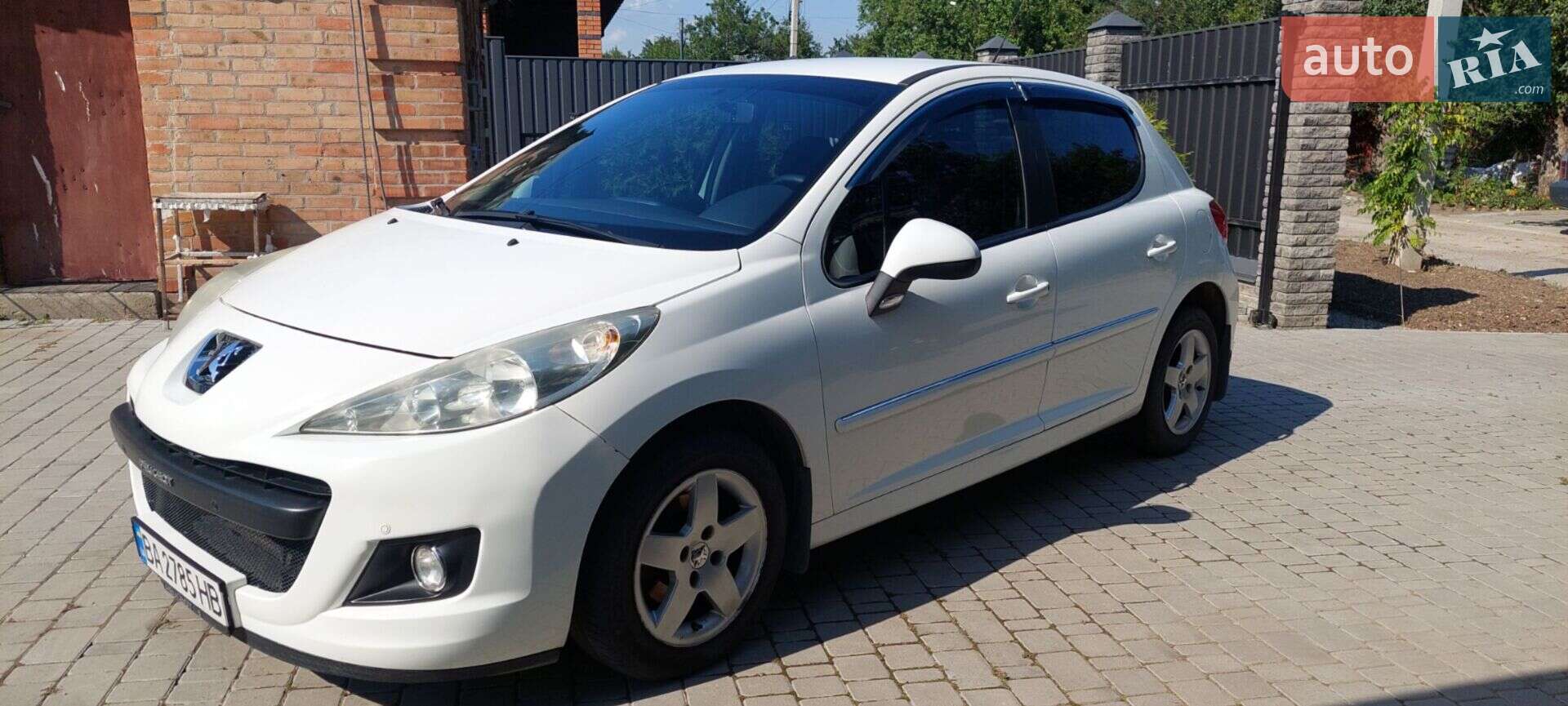 PEUGEOT 207 2010