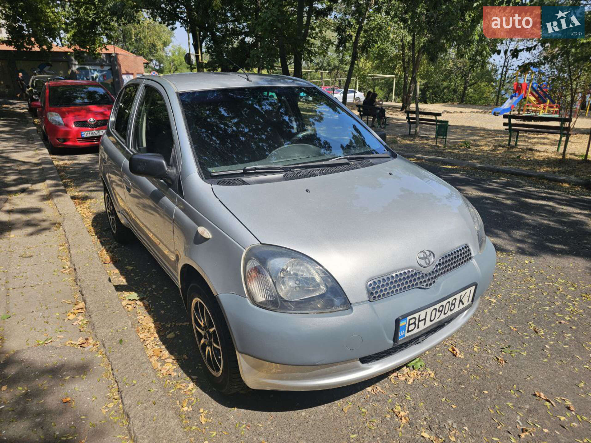 TOYOTA YARIS 2000