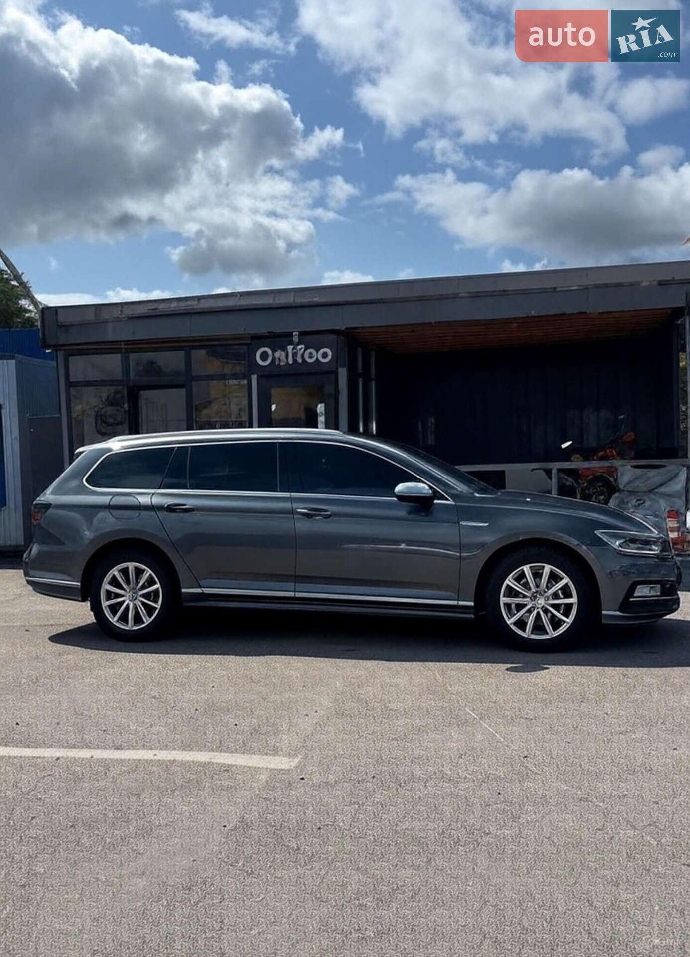 VOLKSWAGEN PASSAT 2016