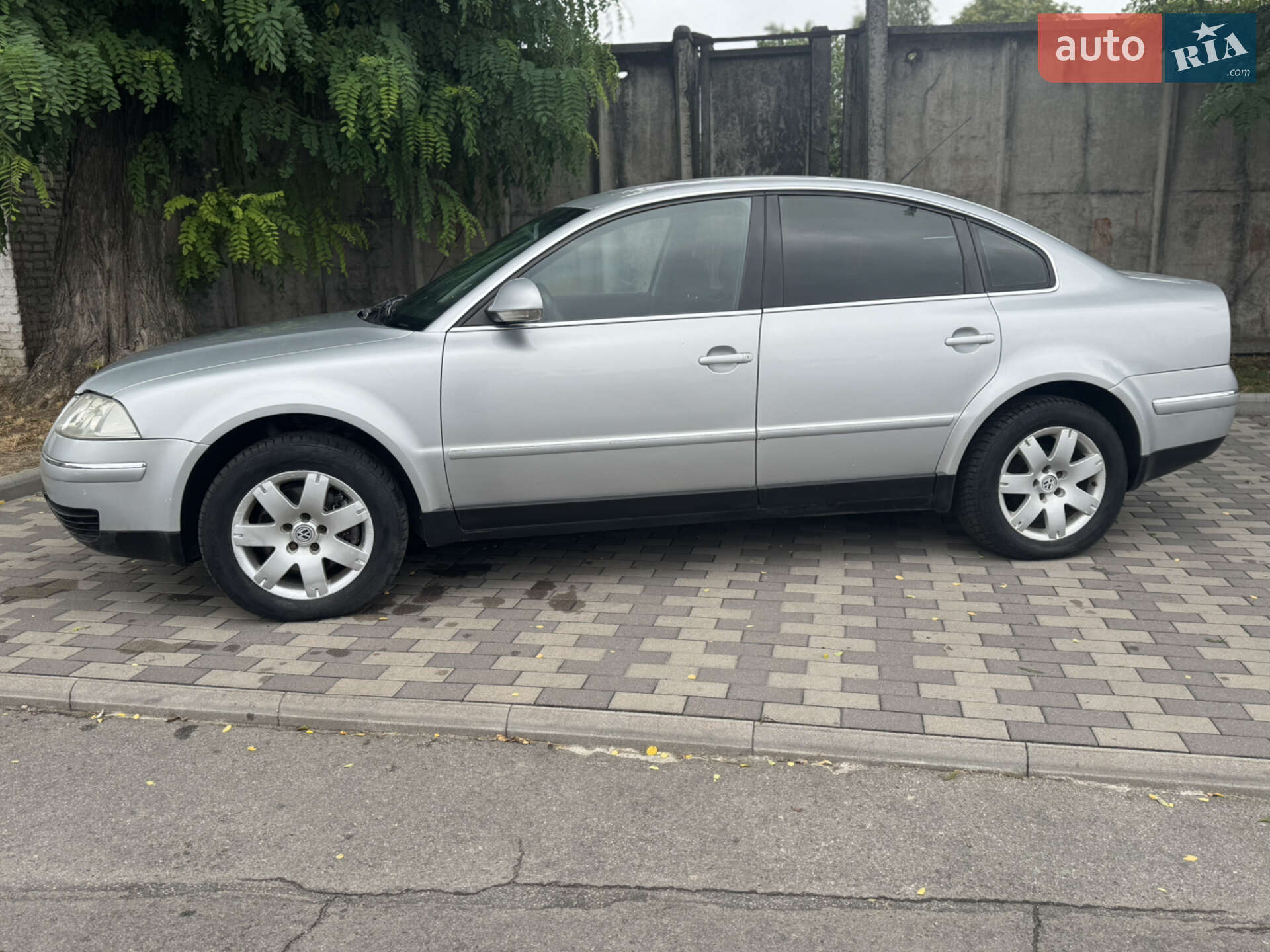 VOLKSWAGEN PASSAT 2004