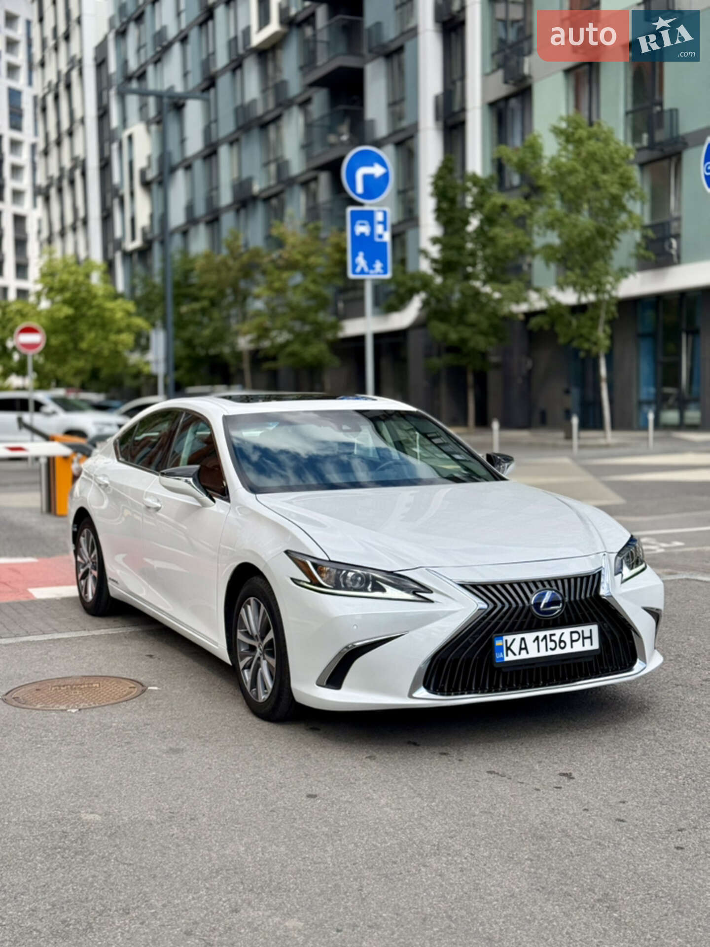 LEXUS ES 300H 2021