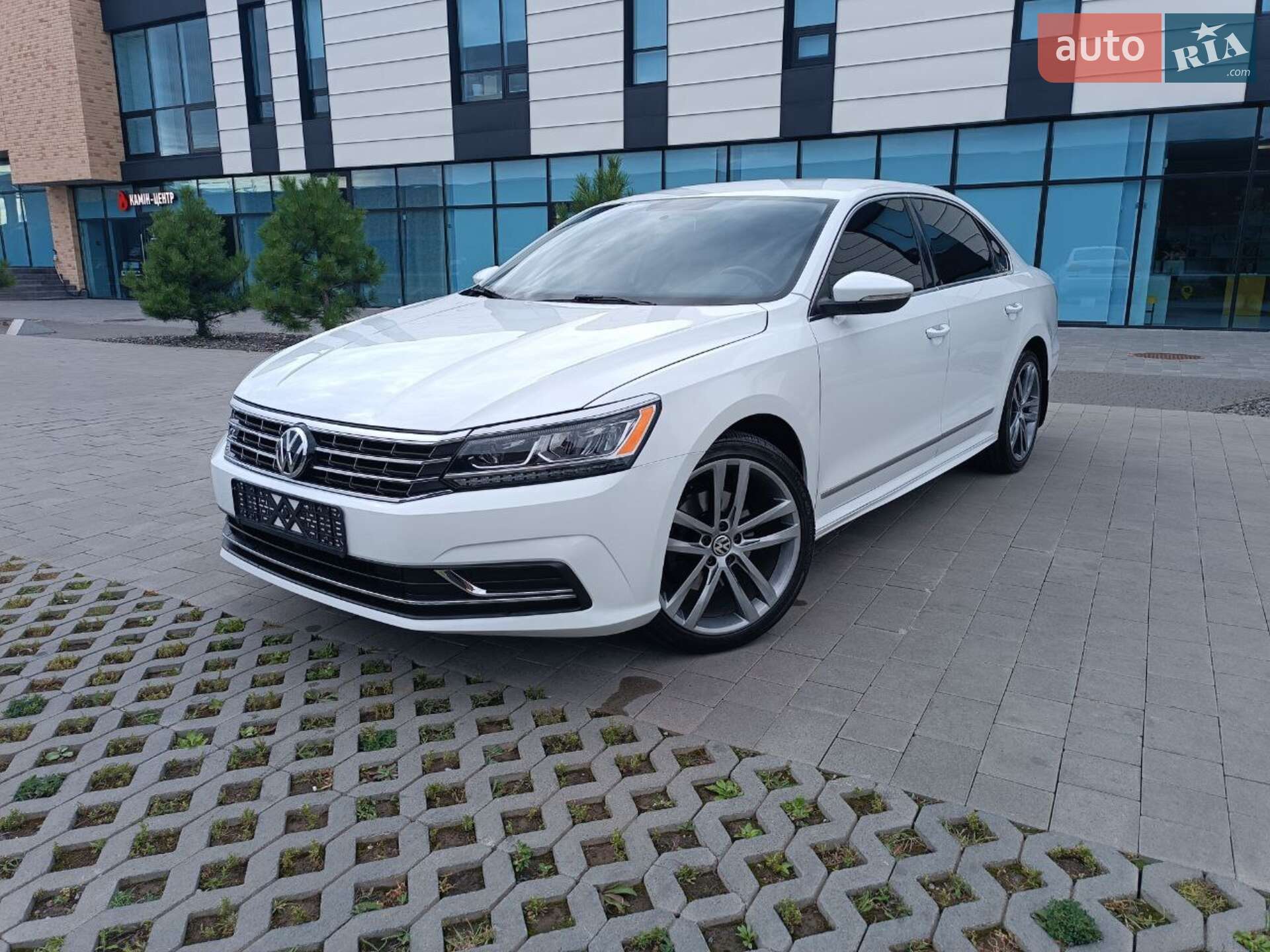 VOLKSWAGEN PASSAT 2016