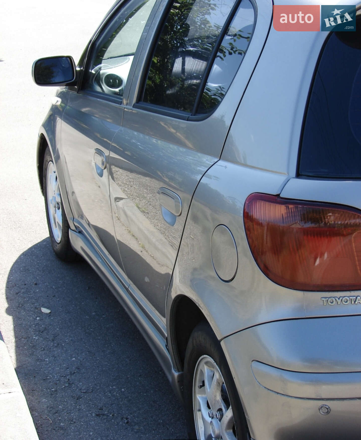 TOYOTA YARIS 2003