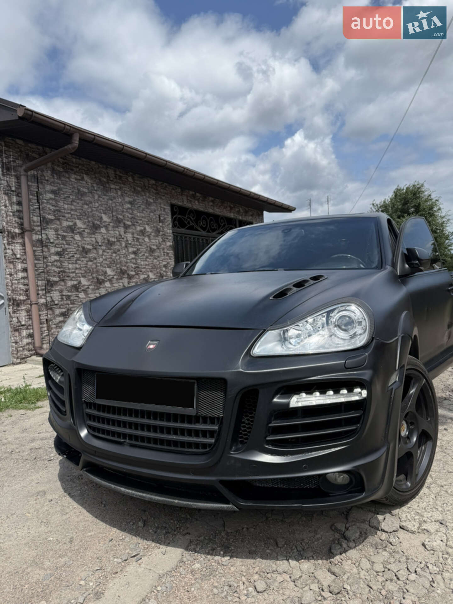 PORSCHE CAYENNE