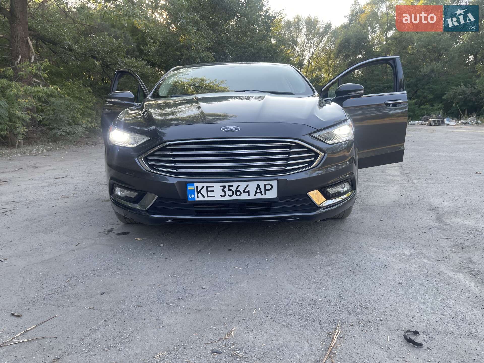 Головне фото звіту автомобіля FORD FUSION 2016