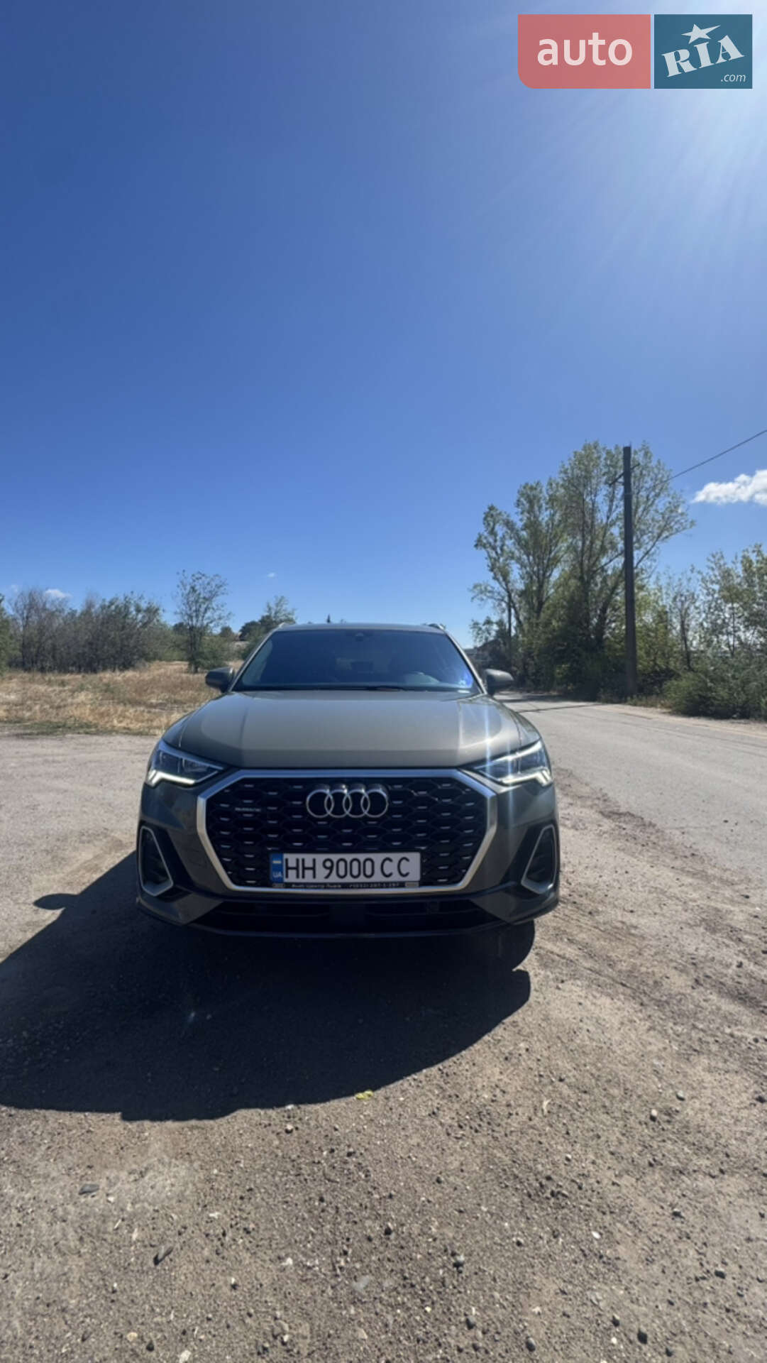 Головне фото звіту автомобіля AUDI Q3 2021