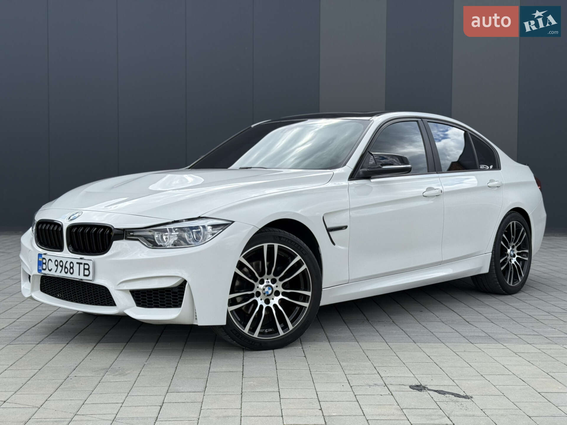 Головне фото звіту автомобіля BMW 328XI 2013