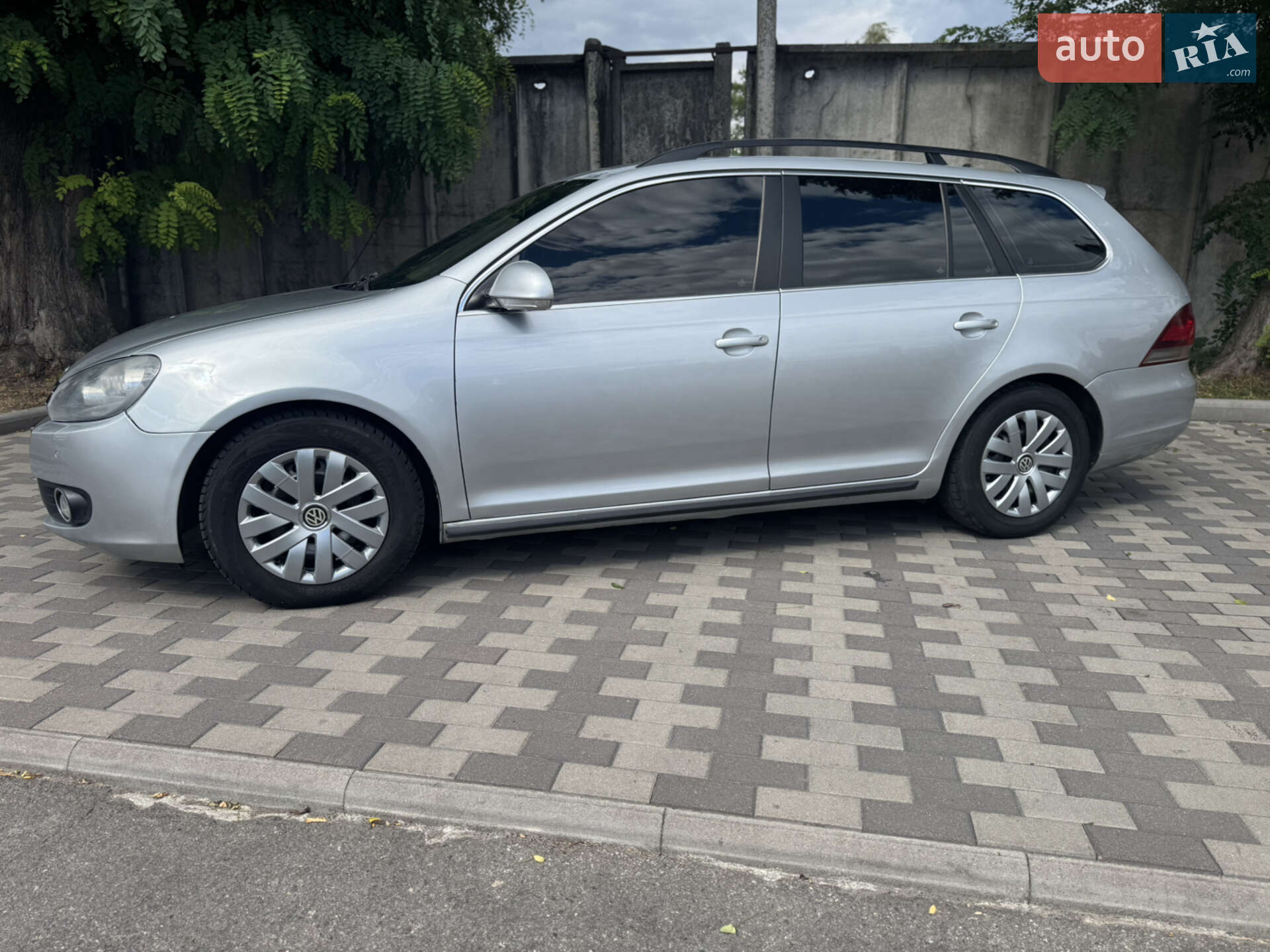 VOLKSWAGEN GOLF 2010