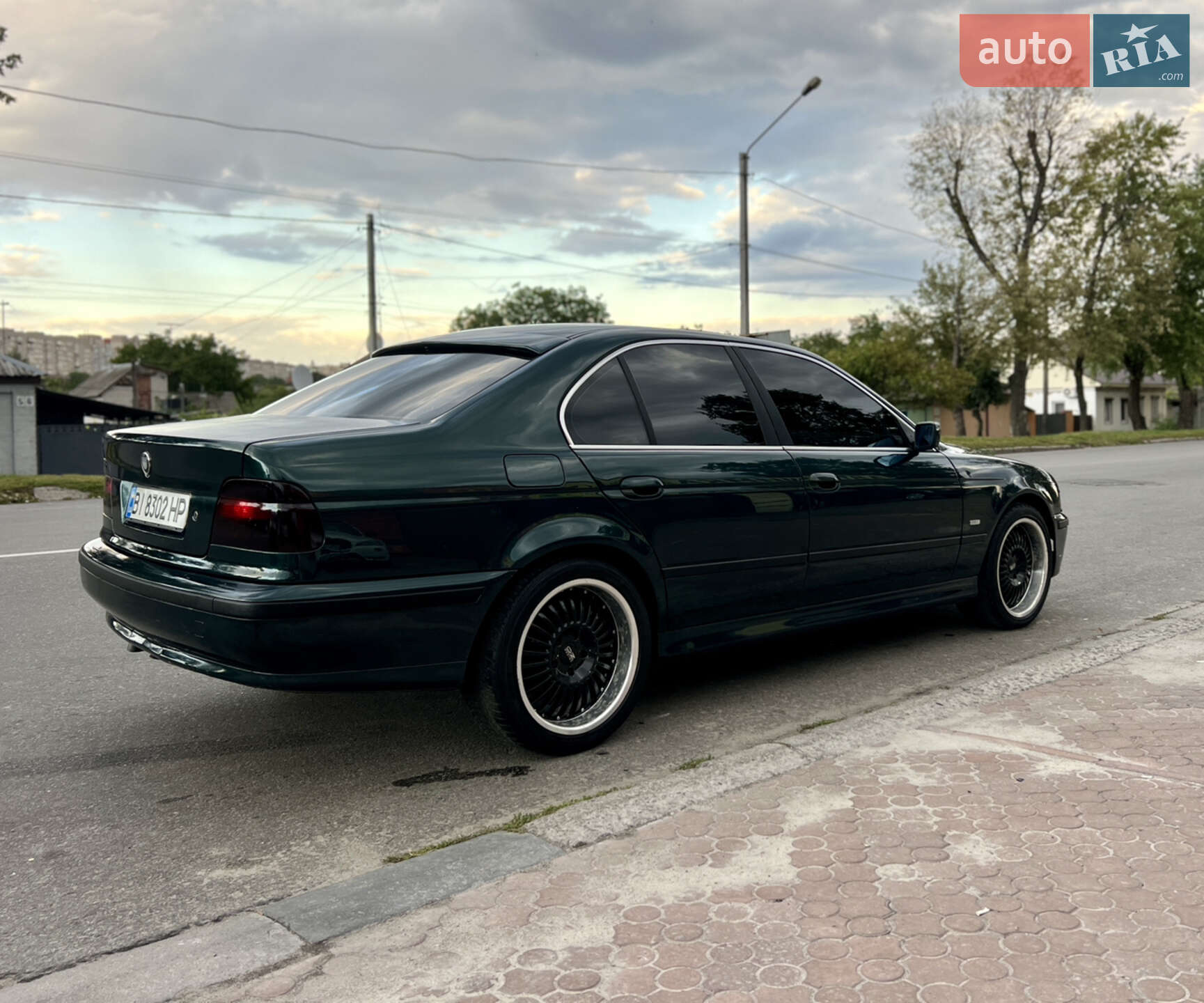 Головне фото звіту автомобіля BMW 528 1996